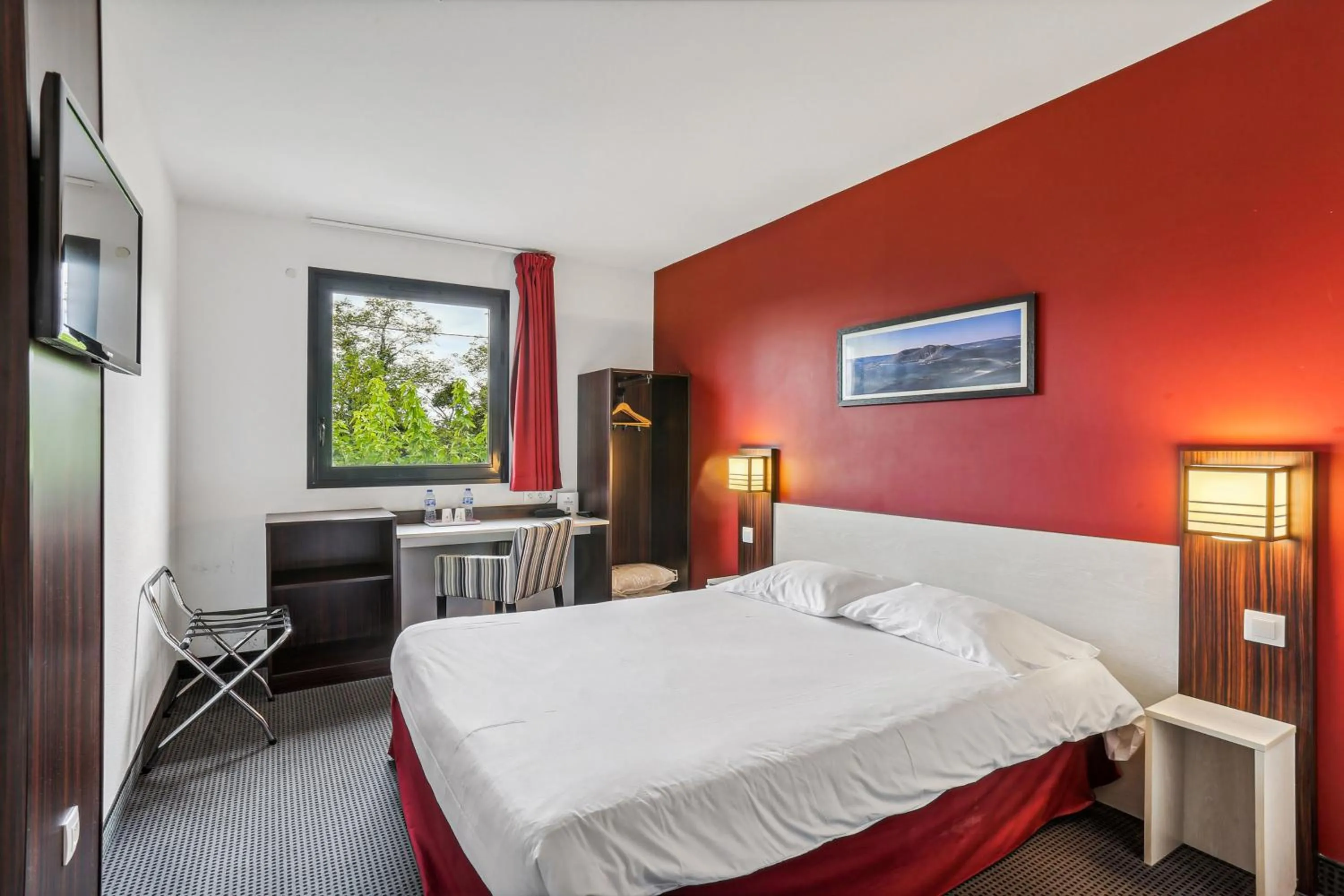 Bedroom, Bed in Hôtel AKENA La Ferté Bernard