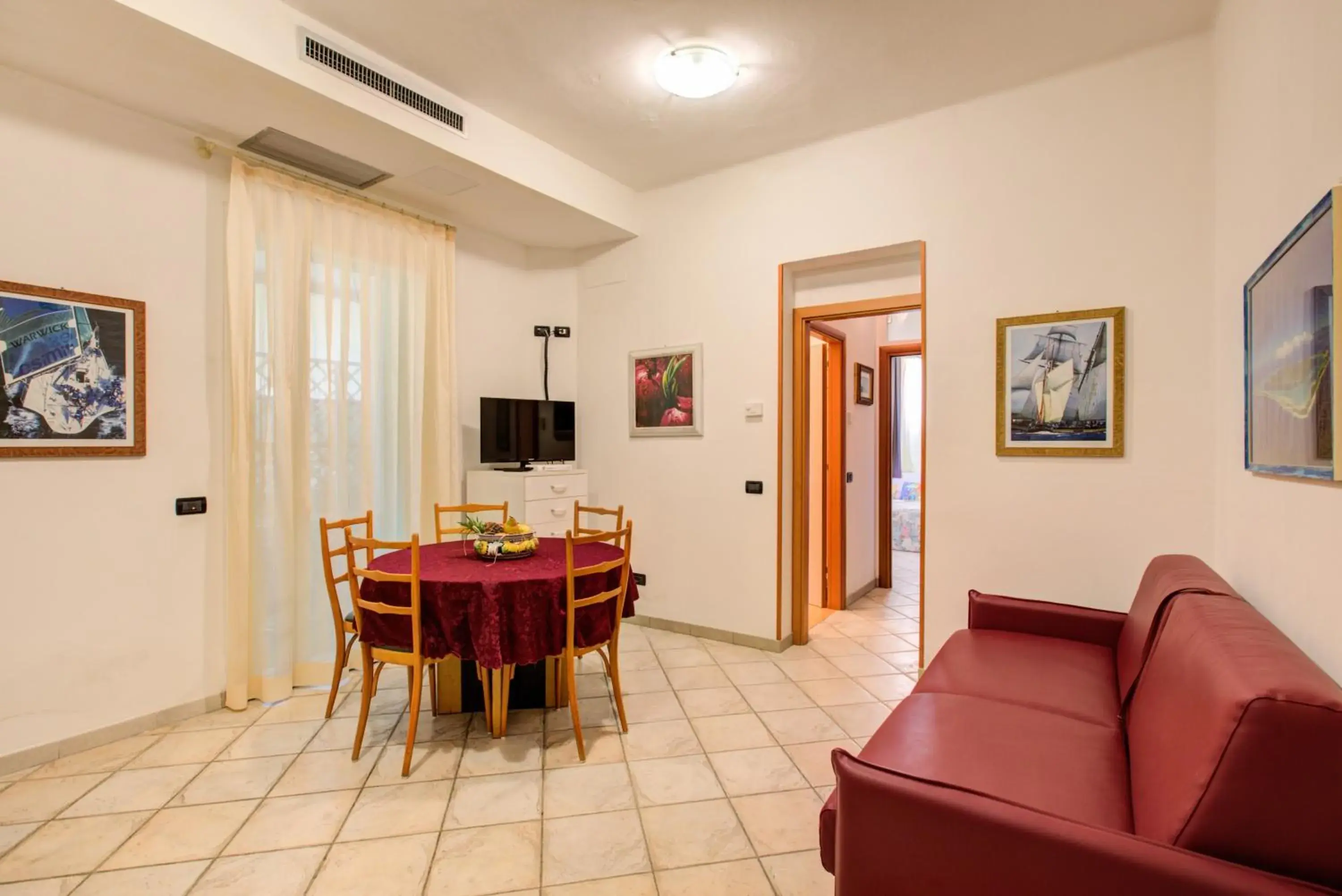 Dining Area in Hotel Residence Charles