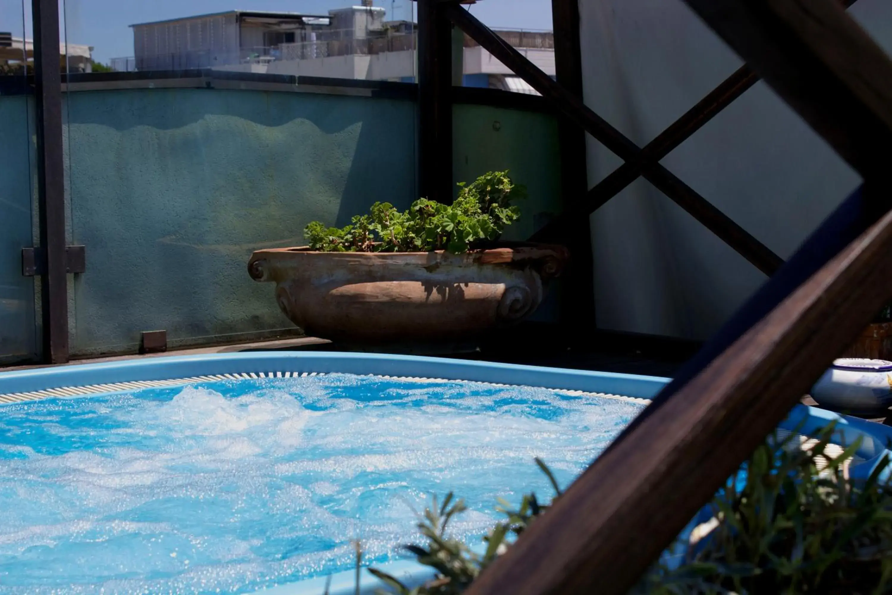 Hot Tub, Swimming Pool in Hotel Residence Charles