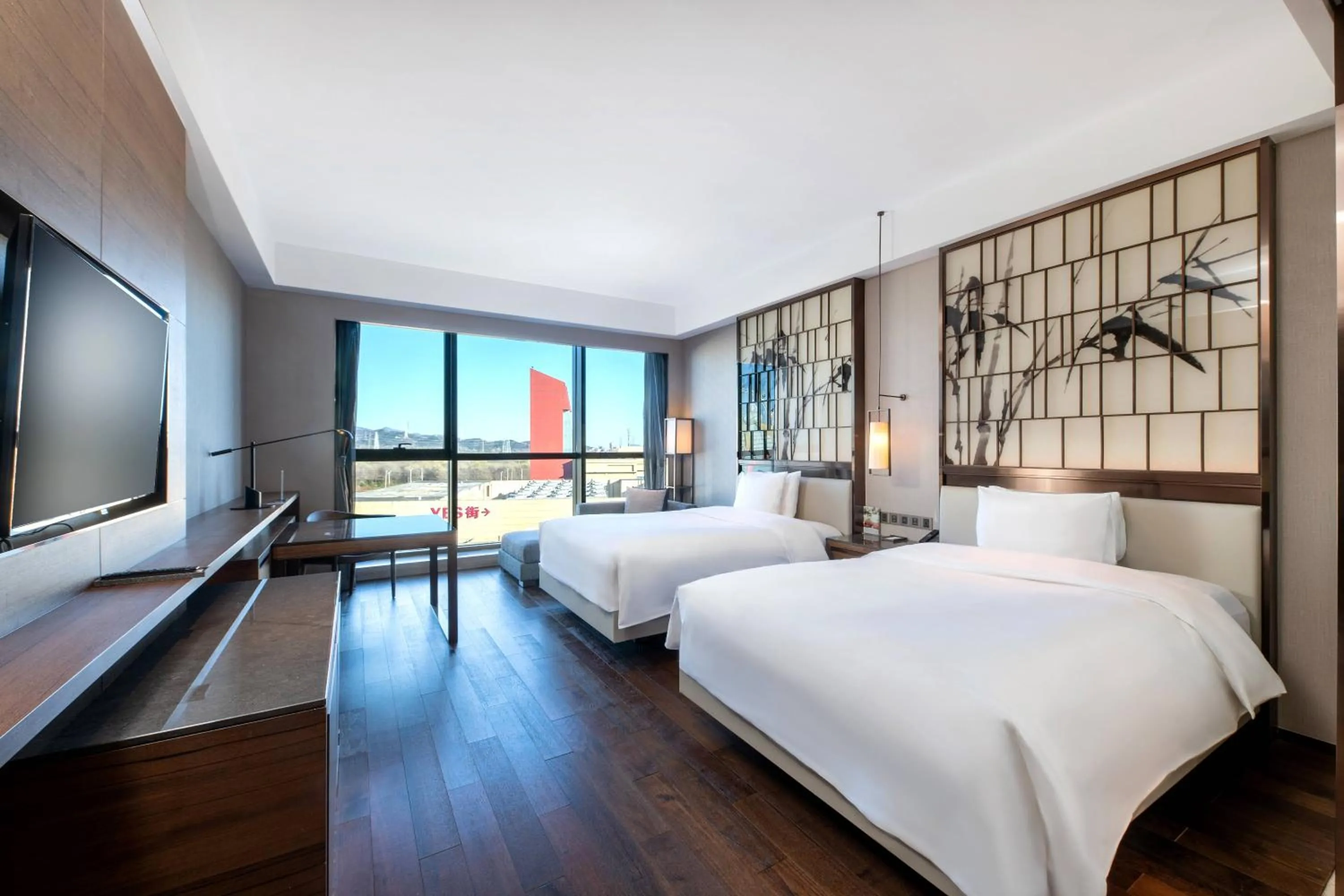 Photo of the whole room, Bed in Beijing Marriott Hotel Changping