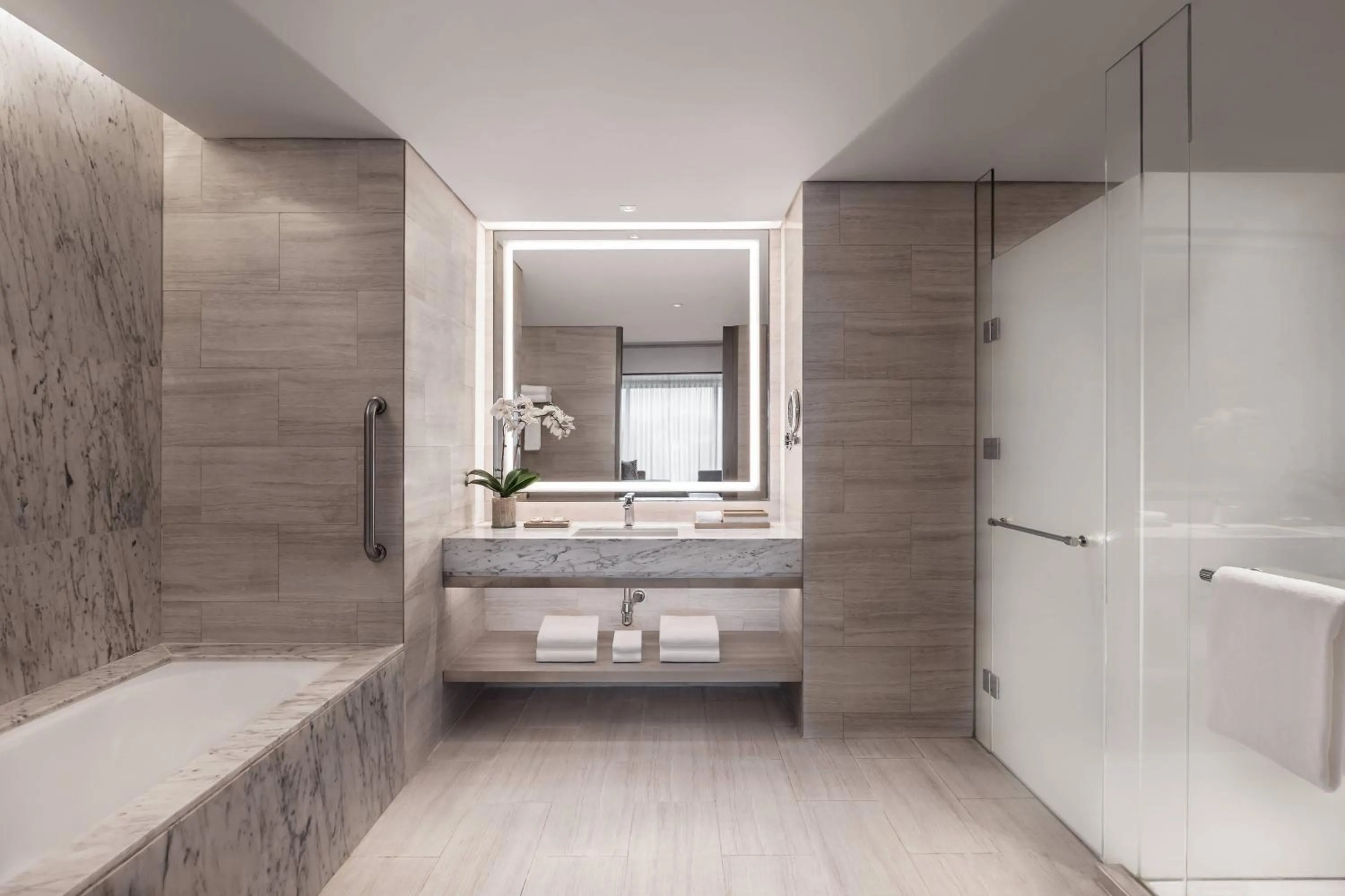 Bathroom in Clark Marriott Hotel