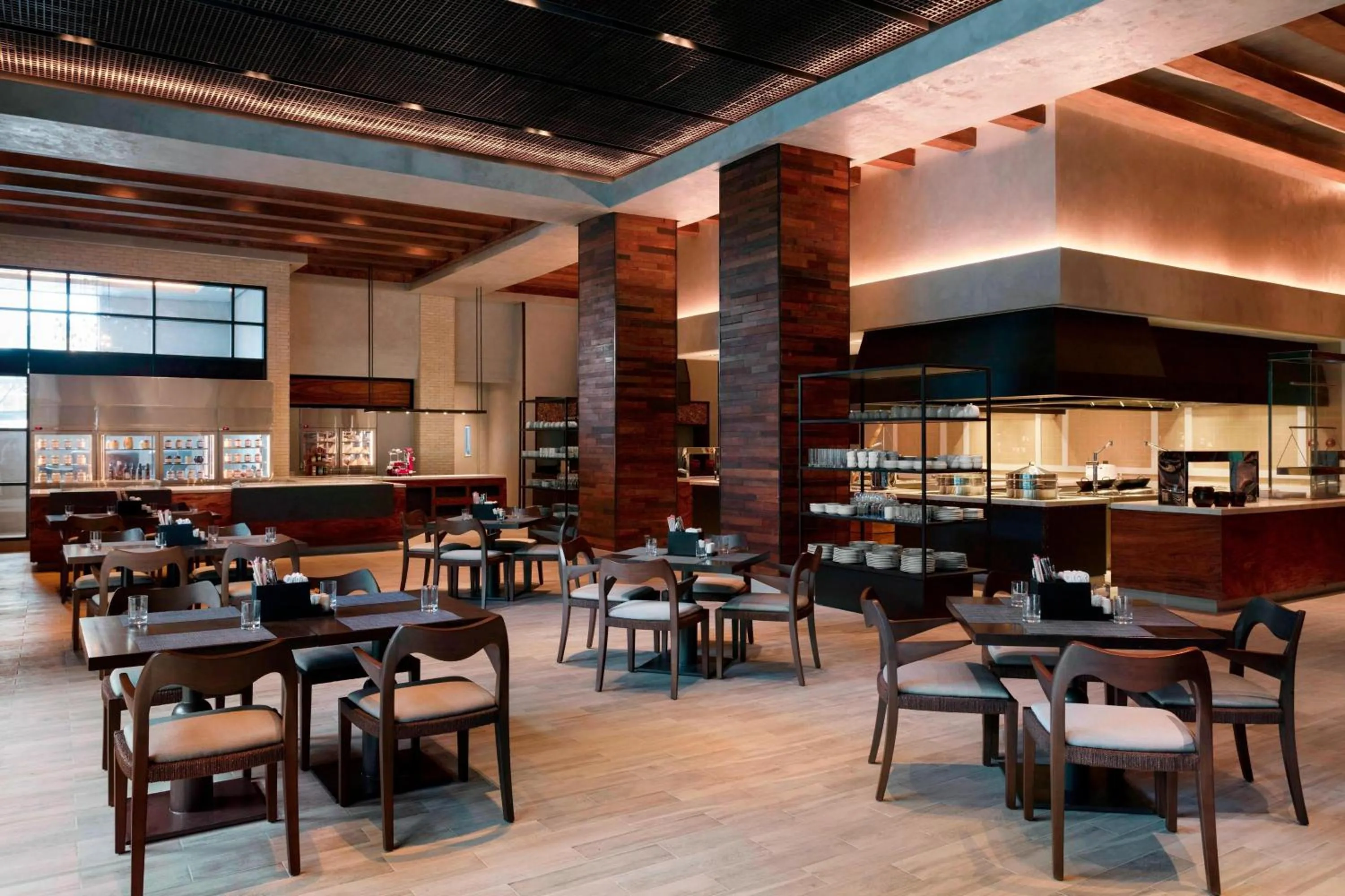 Lounge or bar in Clark Marriott Hotel