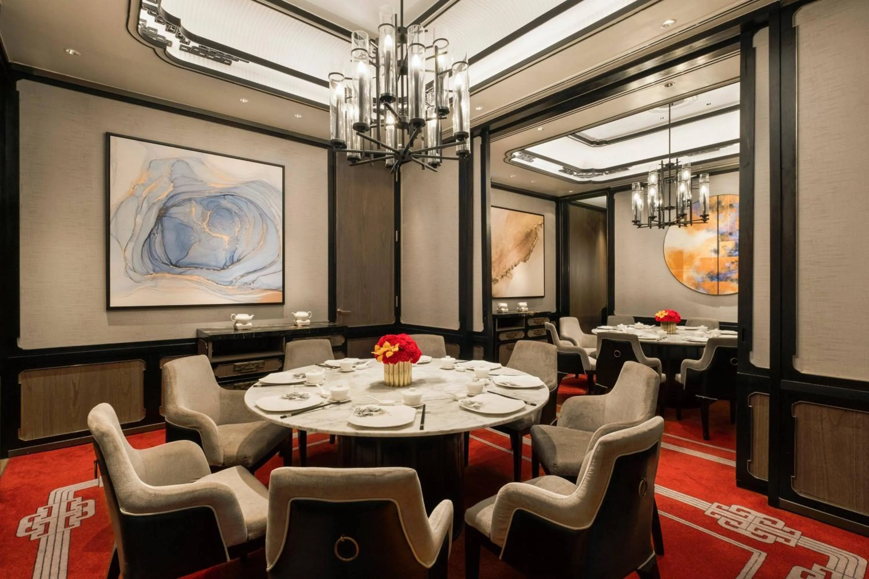 Restaurant/places to eat in Clark Marriott Hotel