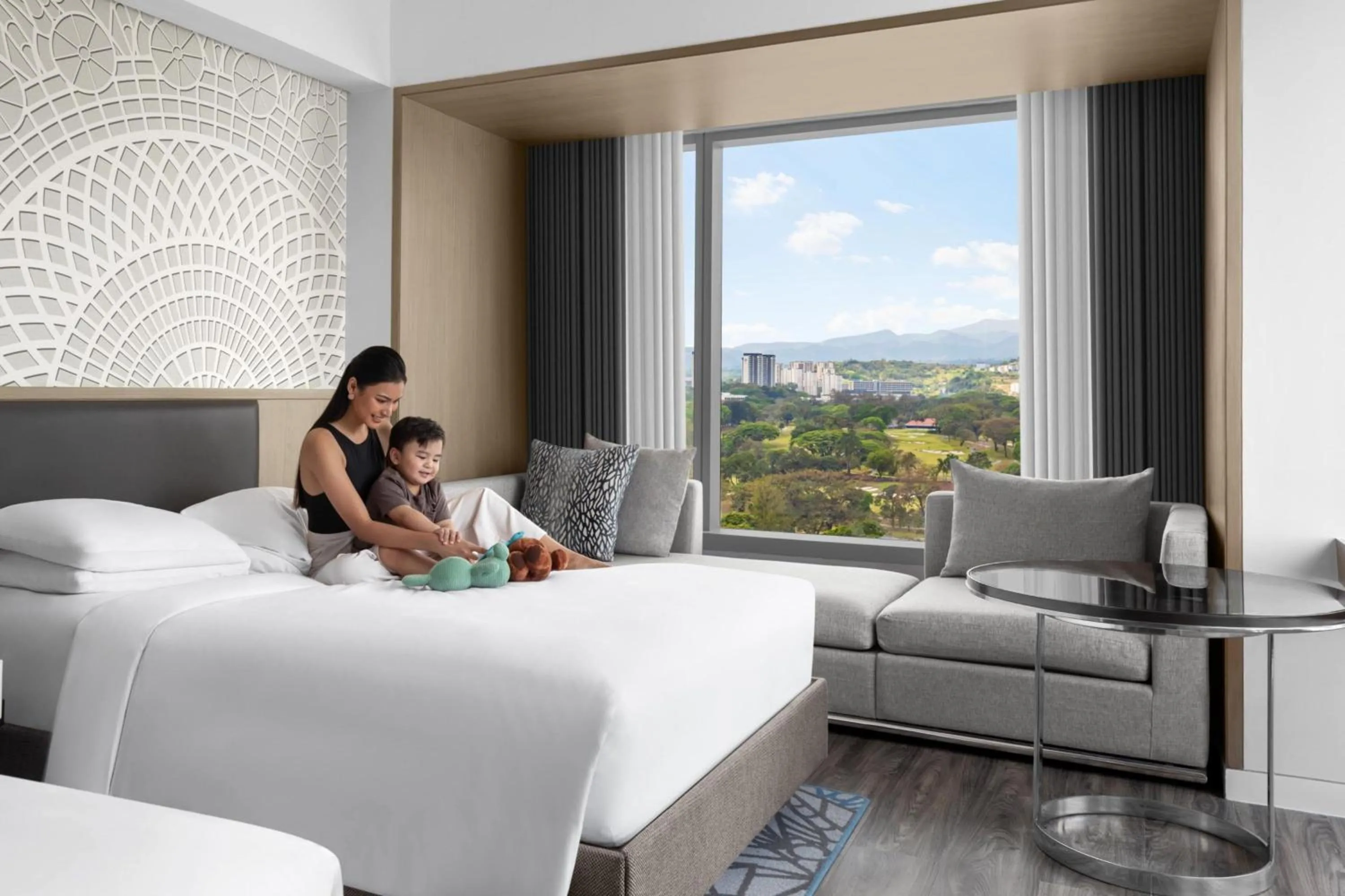 Photo of the whole room, Bed in Clark Marriott Hotel