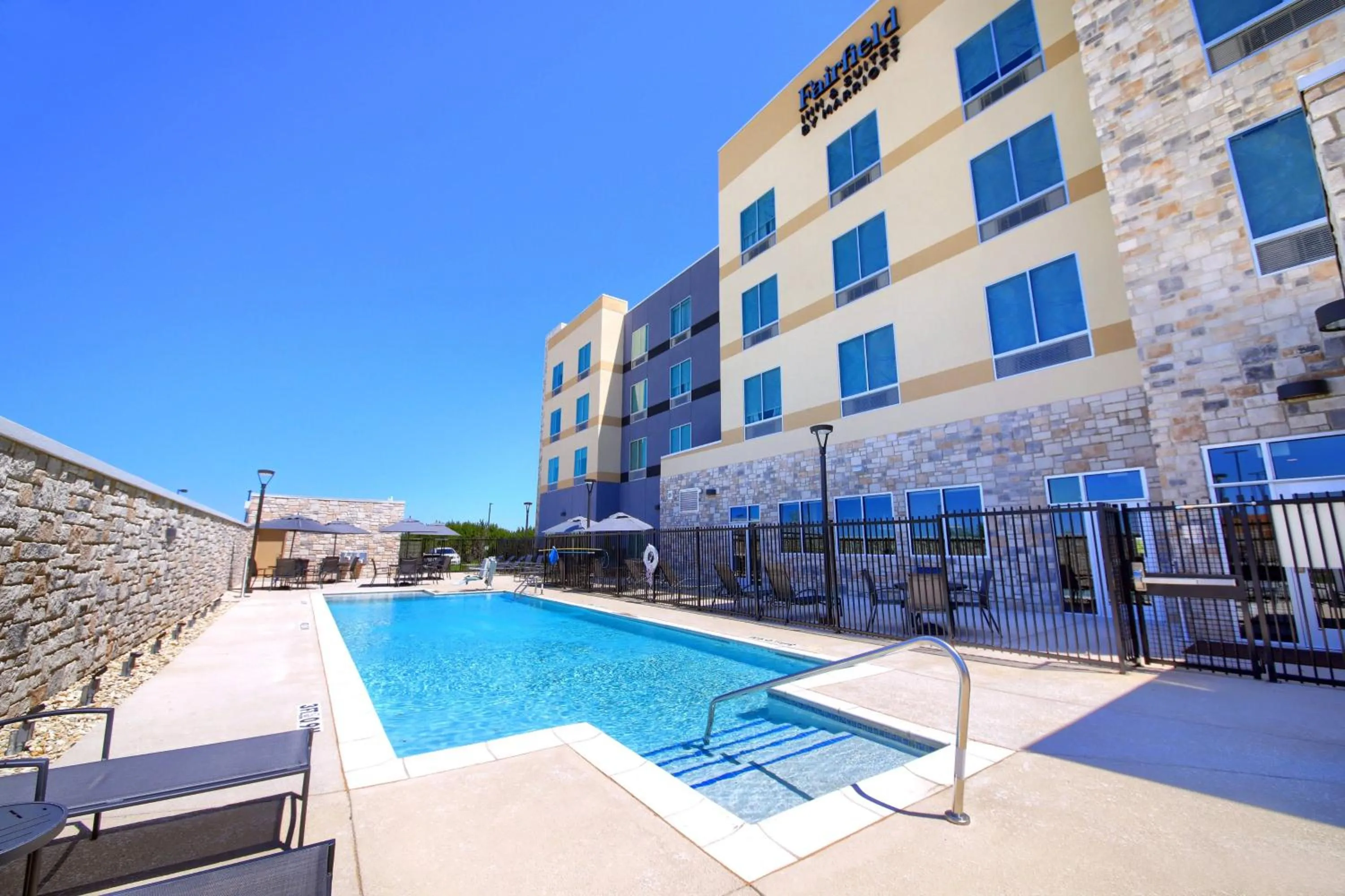Swimming pool in Fairfield Inn & Suites by Marriott Dallas Cedar Hill