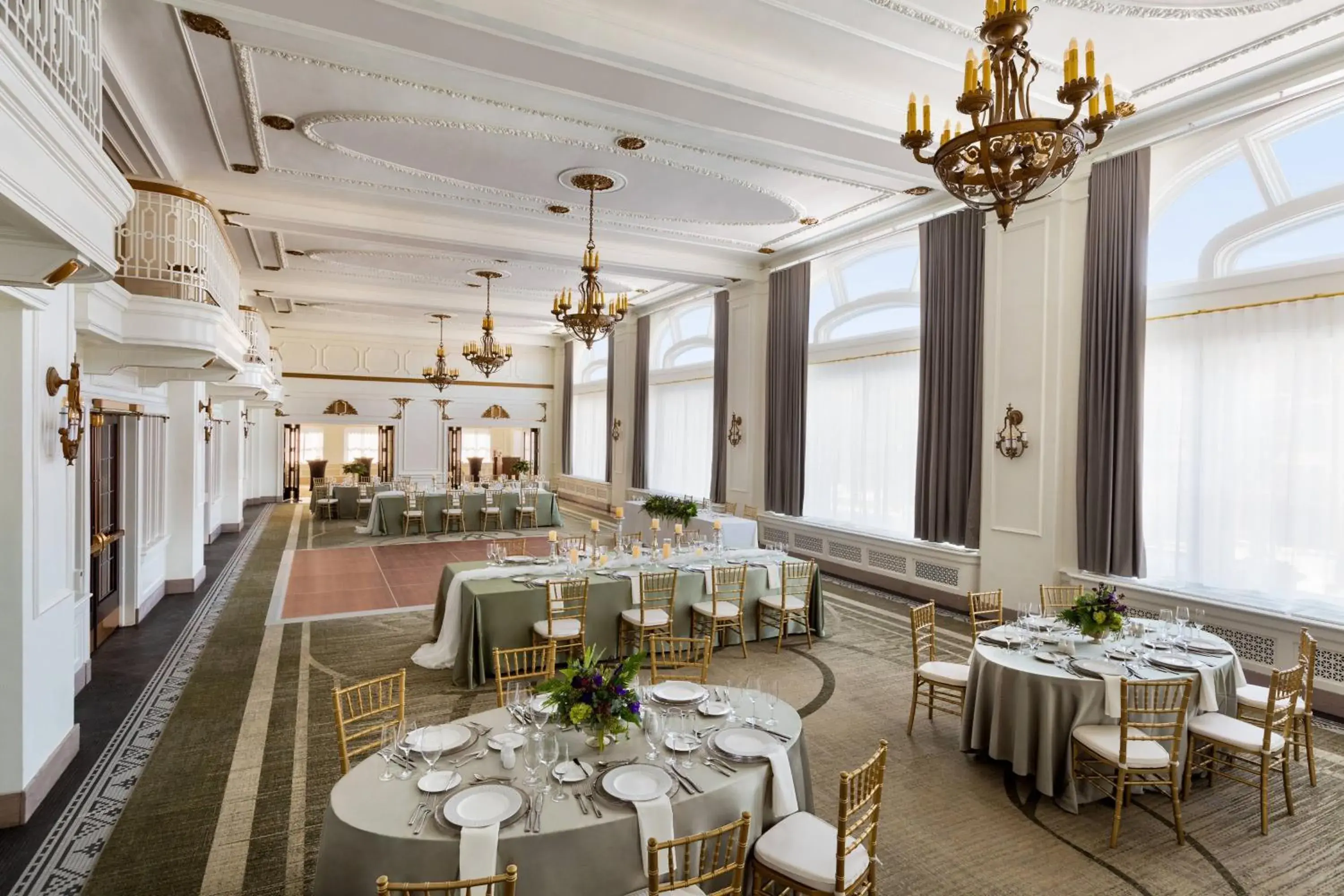 Lobby or reception in Hotel Northland, Autograph Collection Lobby or reception in Hotel Northland, Autograph Collection