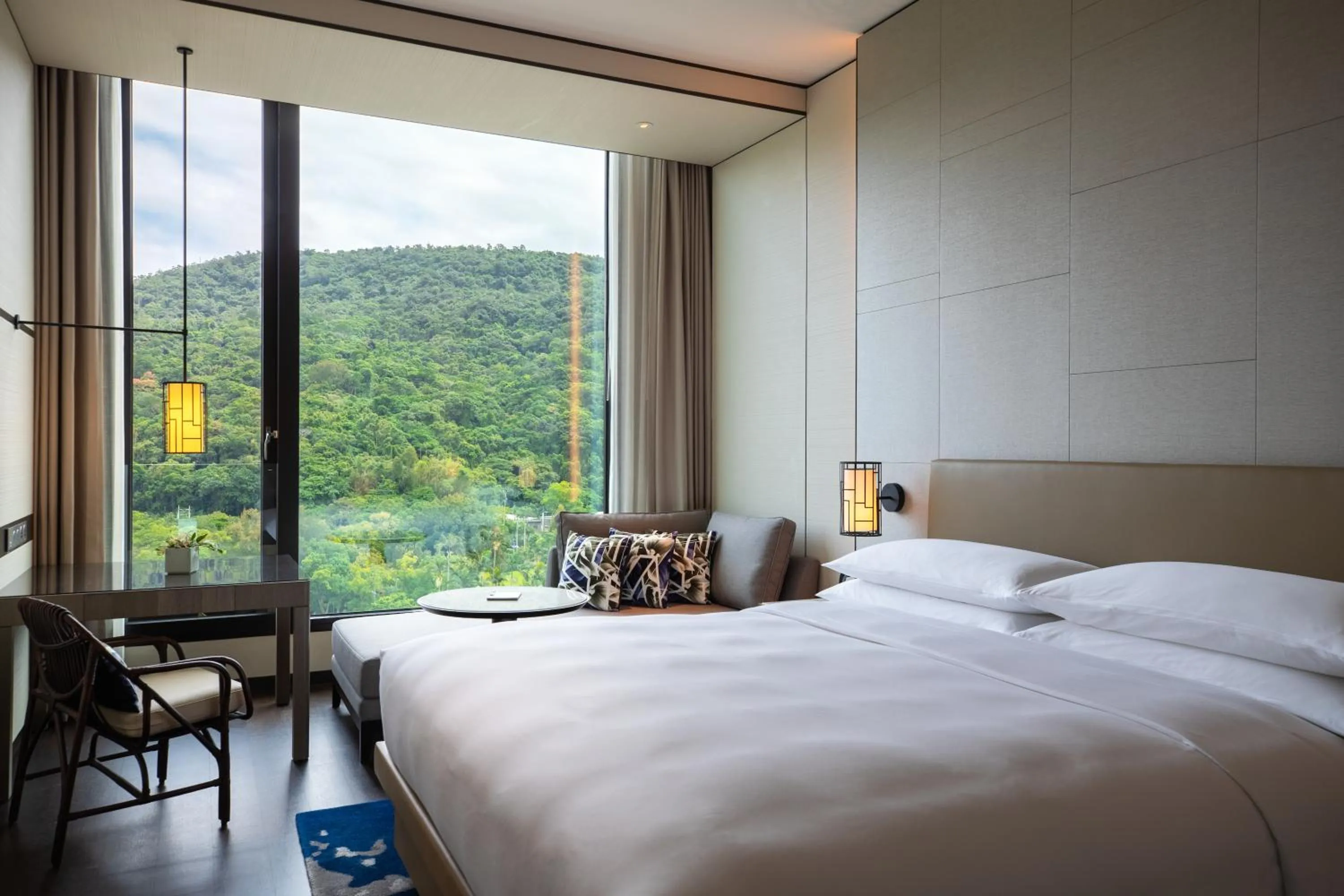 Natural landscape, Bed in Renaissance Taipei Shihlin Hotel