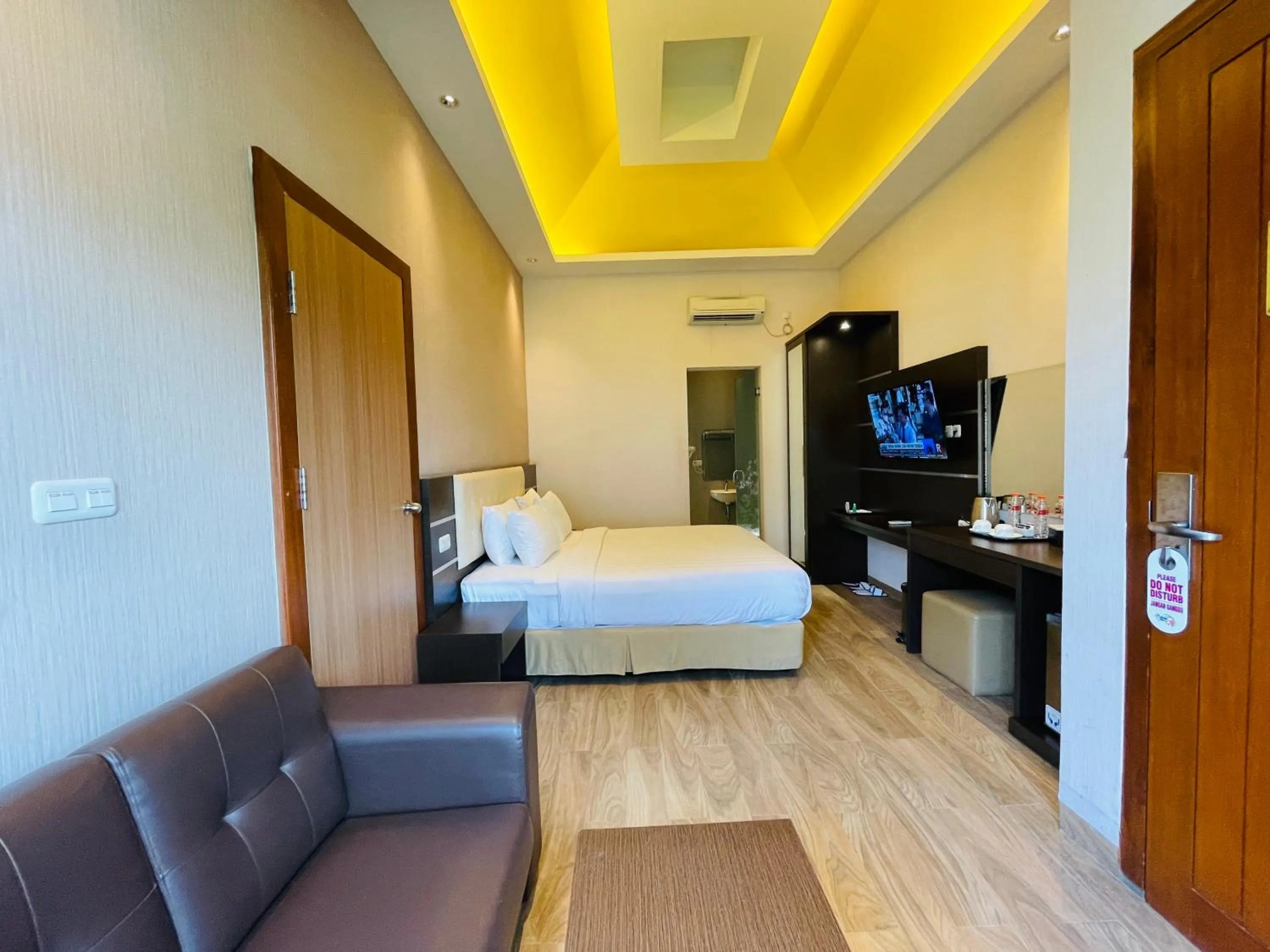 Bedroom, Bed in Cahaya Villa Garut