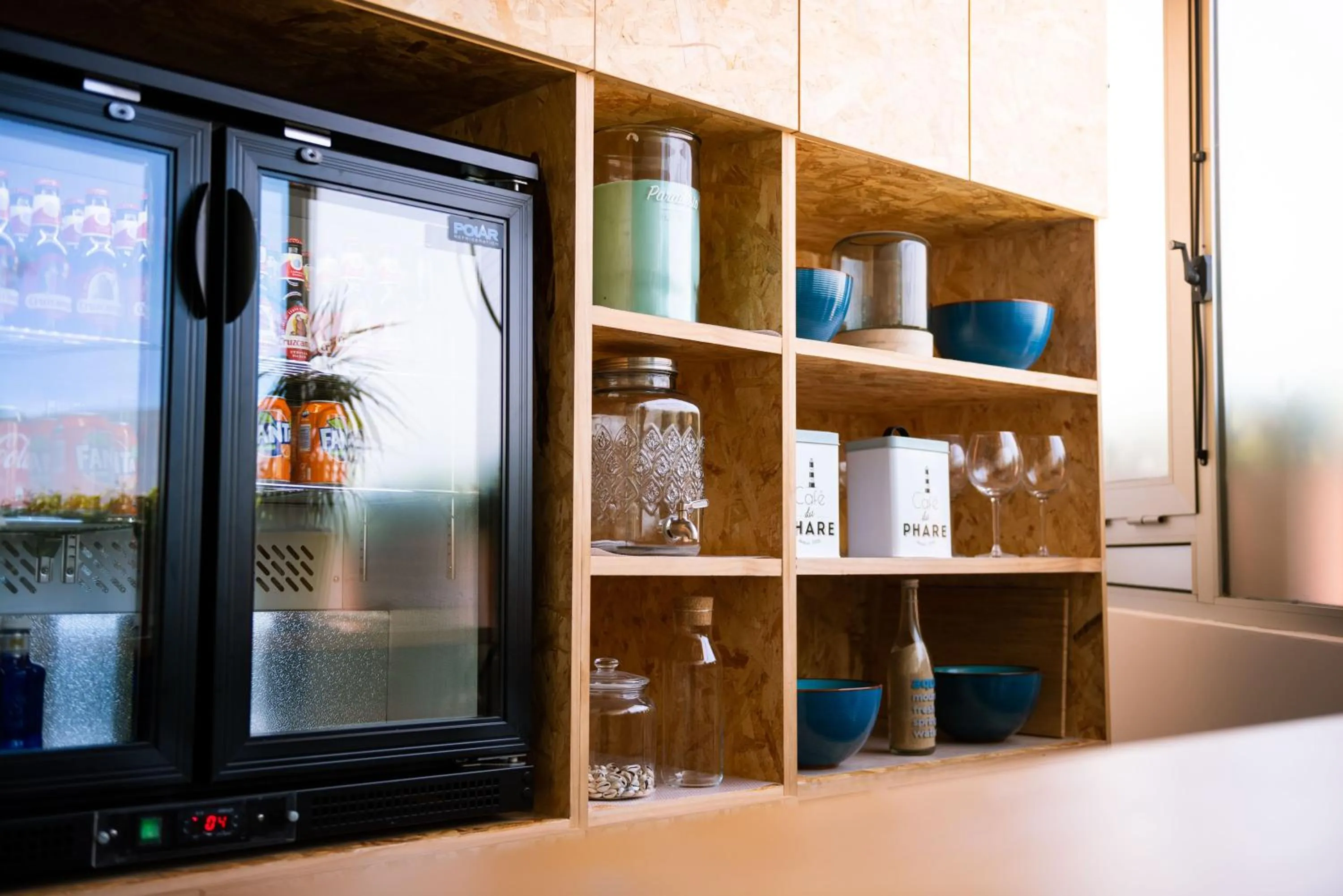 Coffee/tea facilities in TAKE SURF Hostel Conil