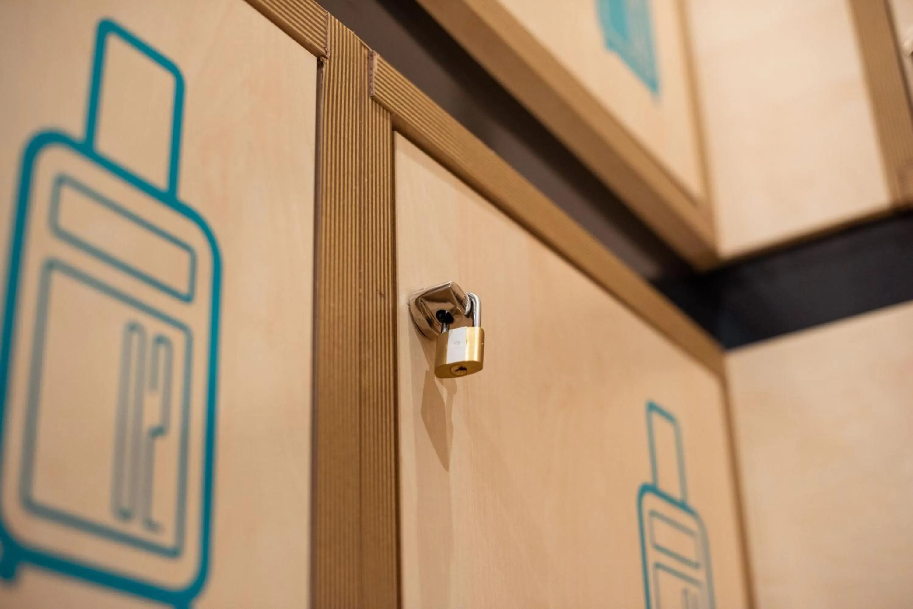 wardrobe in TAKE SURF Hostel Conil