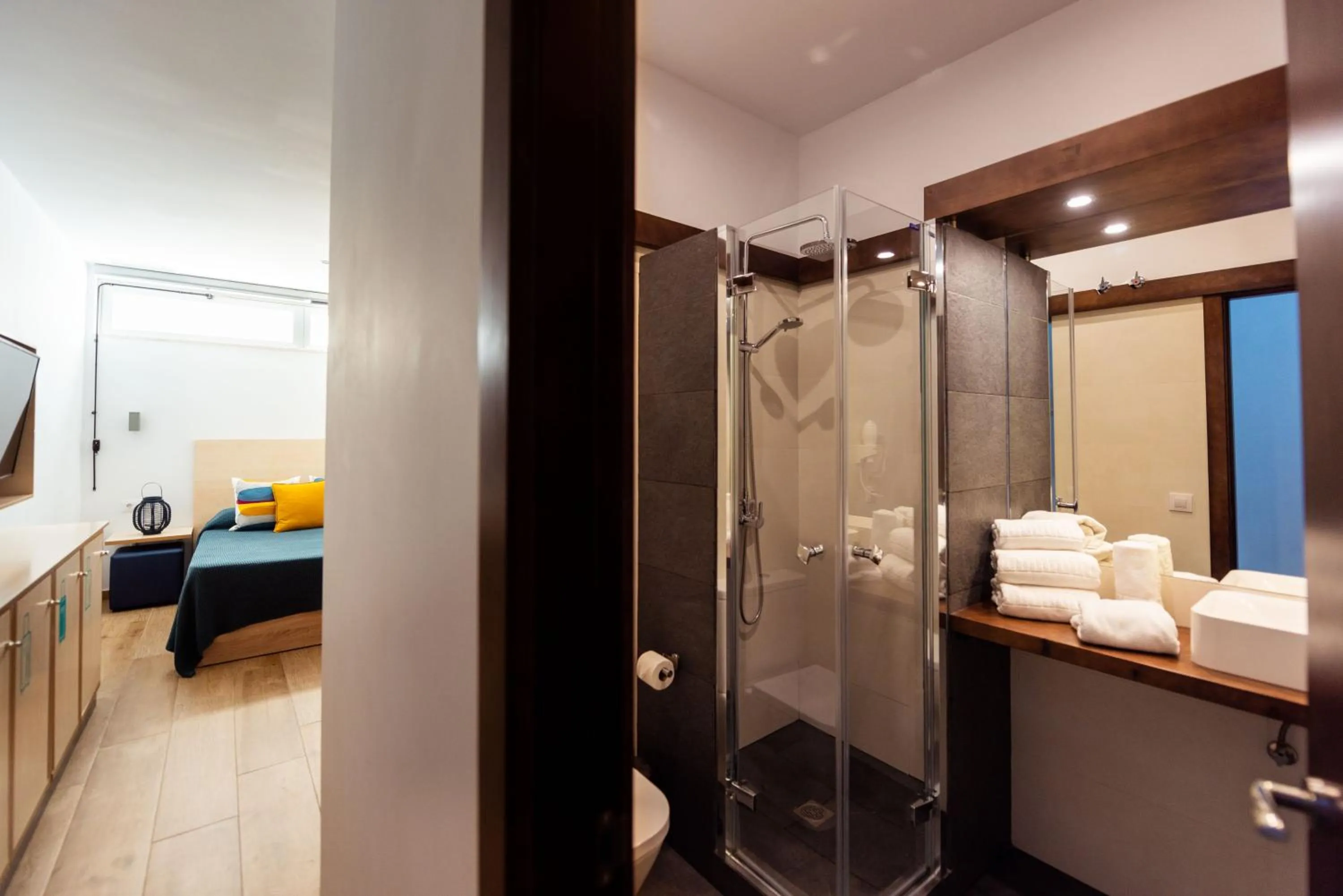 Shower in TAKE SURF Hostel Conil