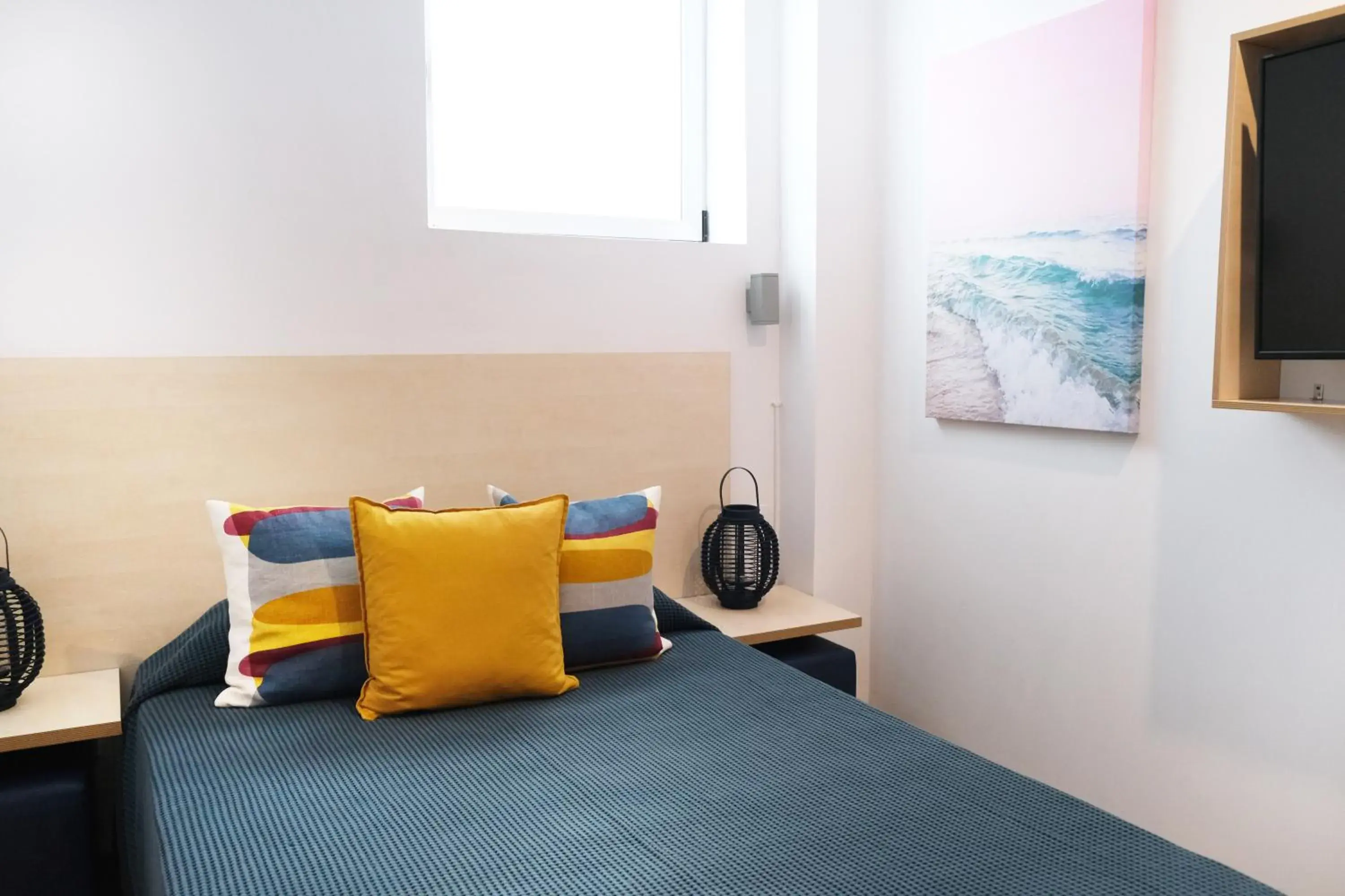 Doble room with private interior bathroom - single occupancy in TAKE SURF Hostel Conil Doble room with private interior bathroom - single occupancy in TAKE SURF Hostel Conil