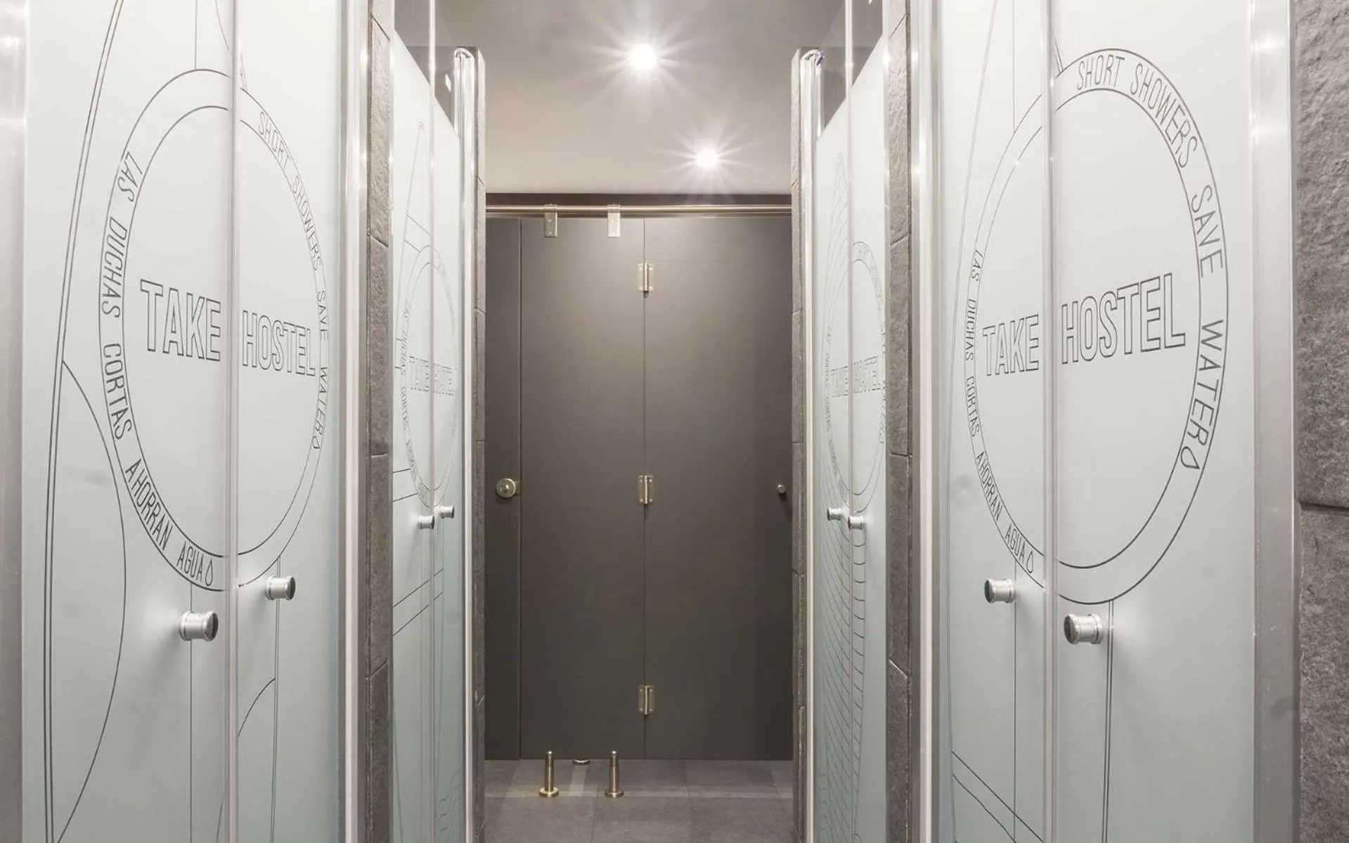 Shower in TAKE SURF Hostel Conil