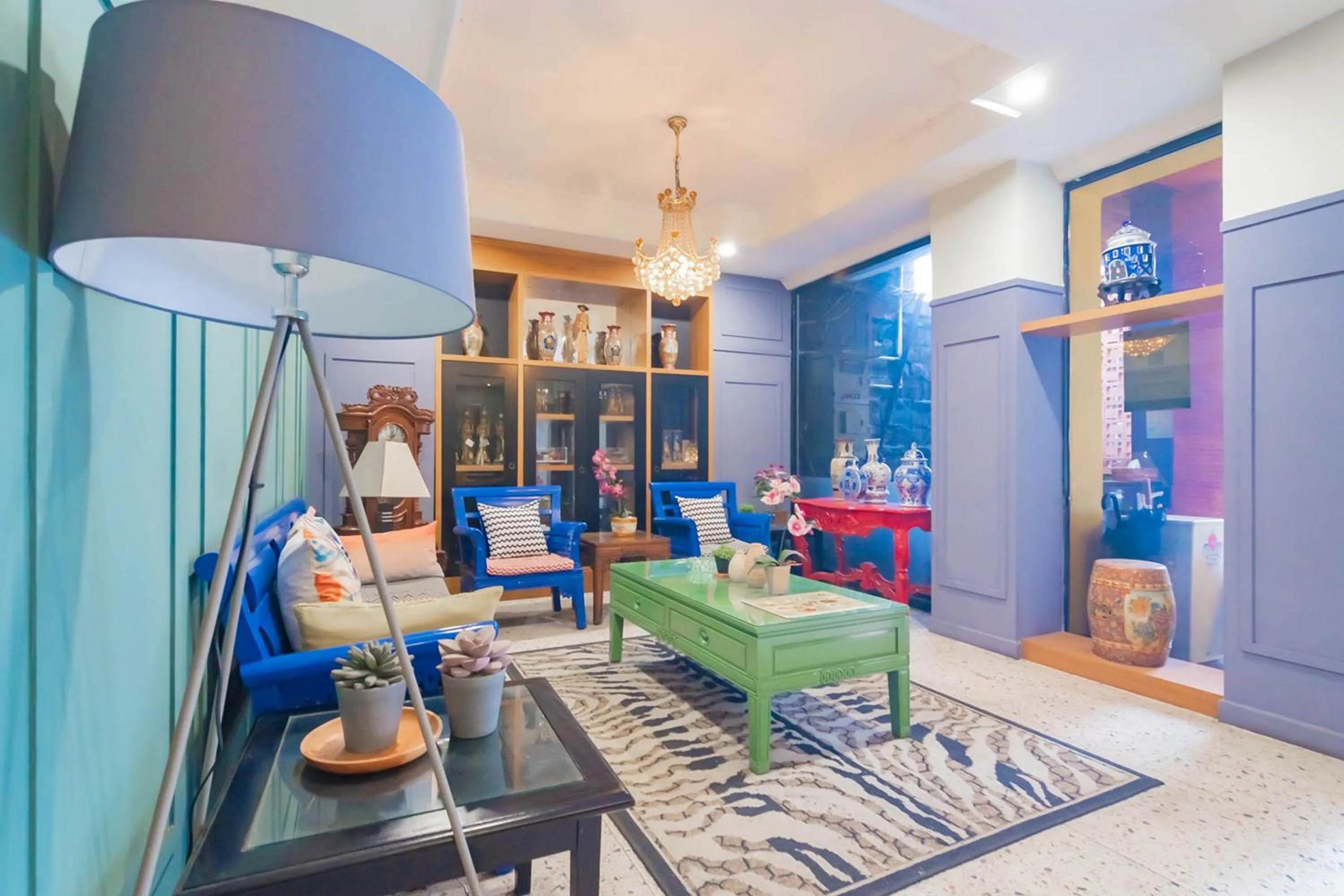 Living room in Cihampelas Hotel 2 Mitra RedDoorz