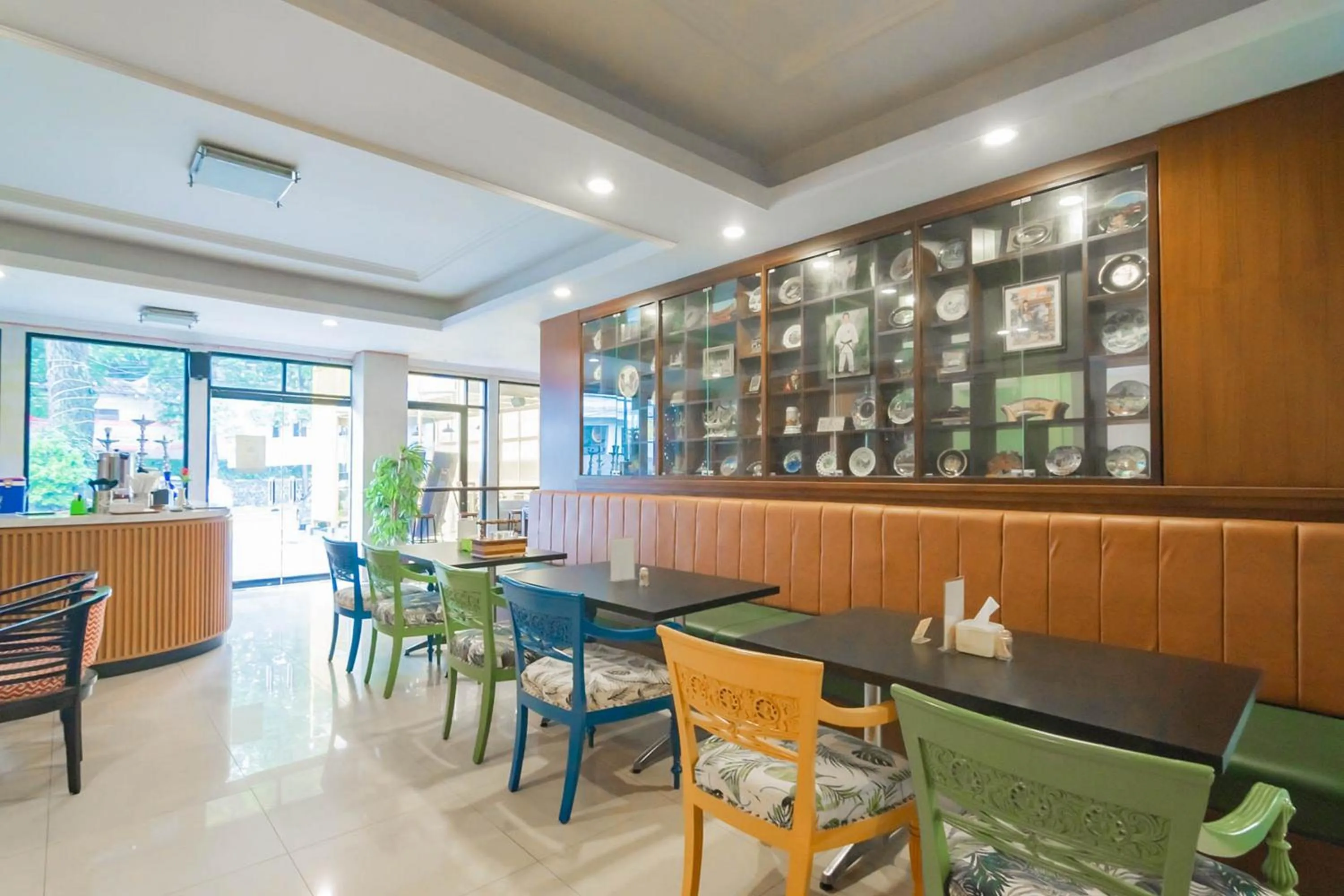 Lounge or bar in Cihampelas Hotel 2 Mitra RedDoorz