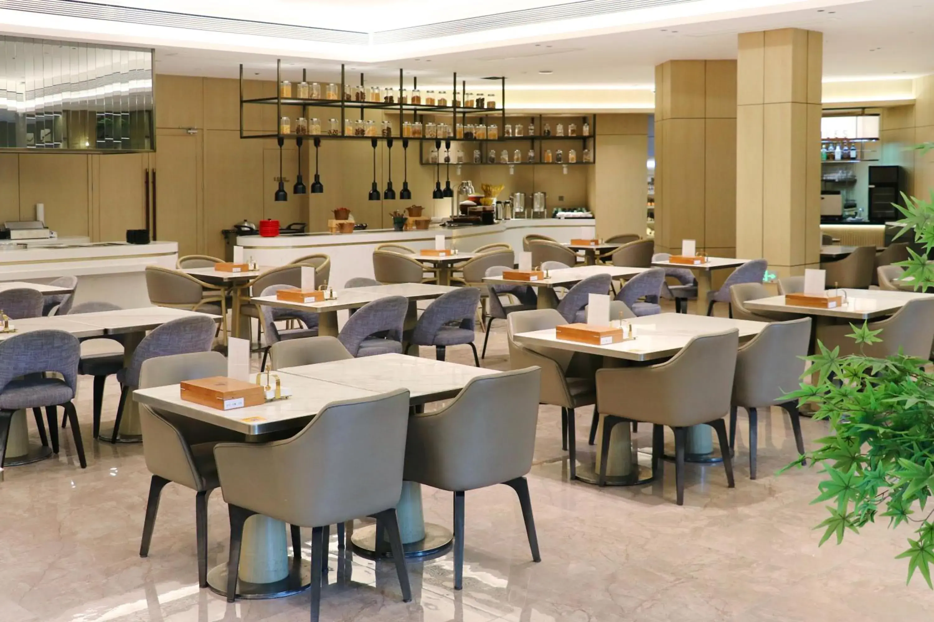 Restaurant/places to eat in Holiday Inn - Nanjing South Station by IHG Restaurant/places to eat in Holiday Inn - Nanjing South Station by IHG