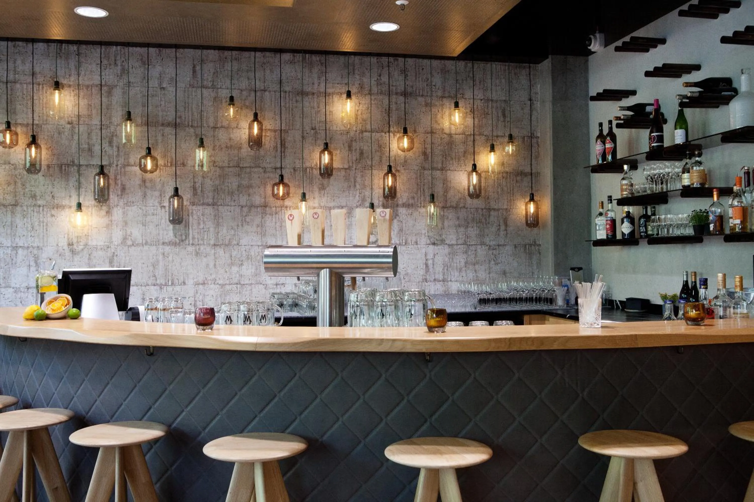 Restaurant/places to eat in Hotel Indigo Berlin - East Side Gallery