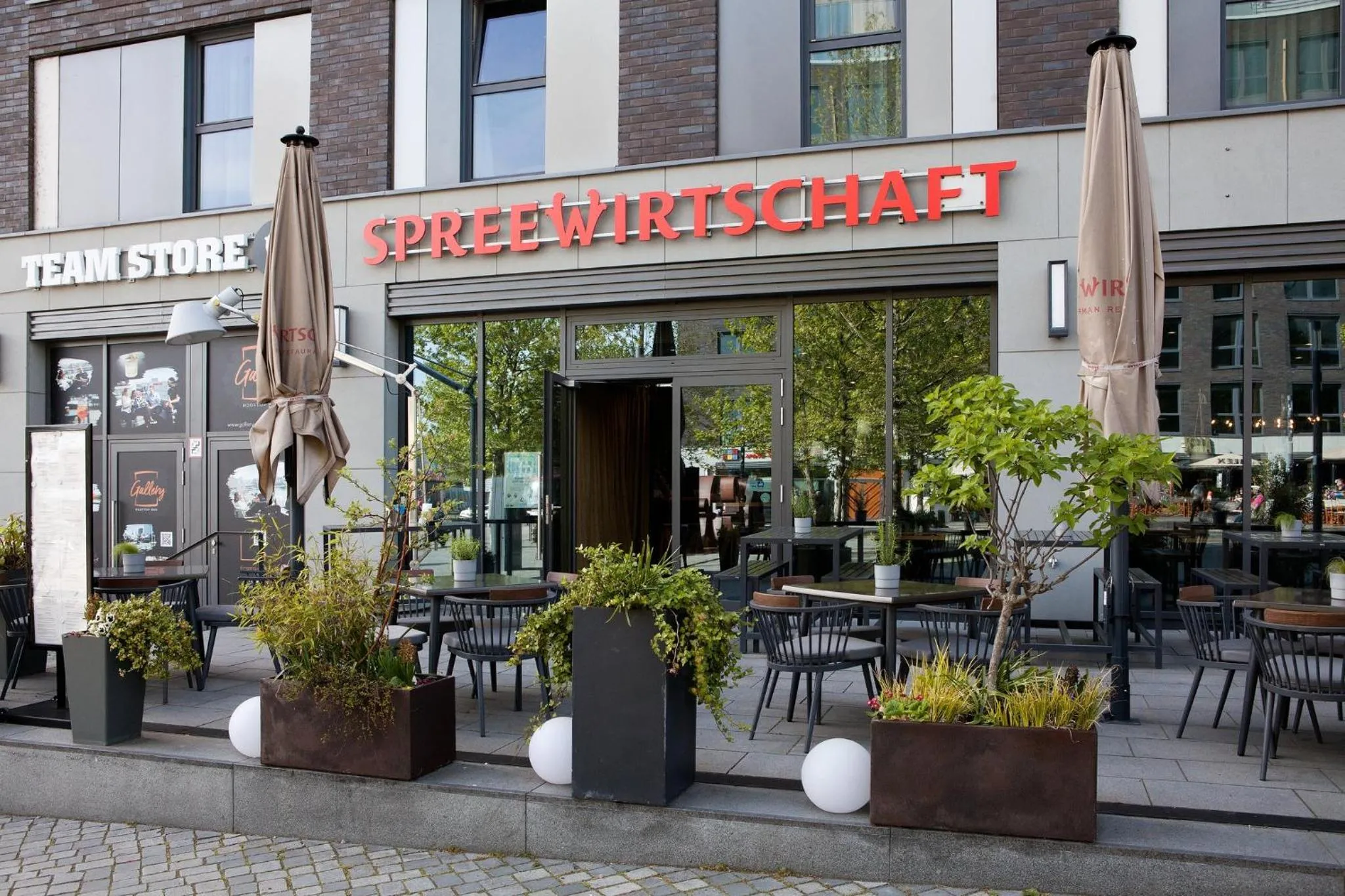 Restaurant/places to eat in Hotel Indigo Berlin - East Side Gallery