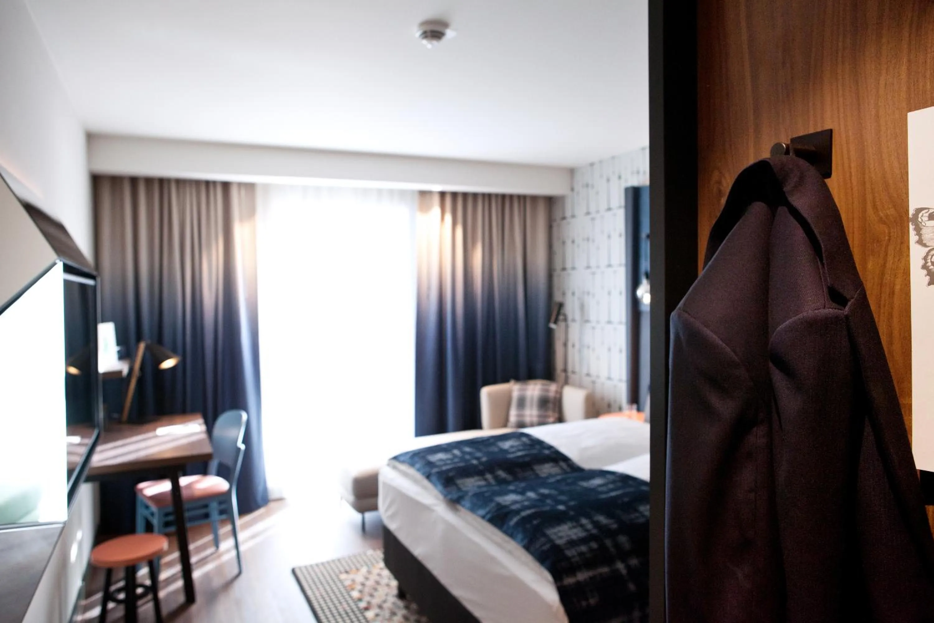 Bed in Hotel Indigo Berlin - East Side Gallery