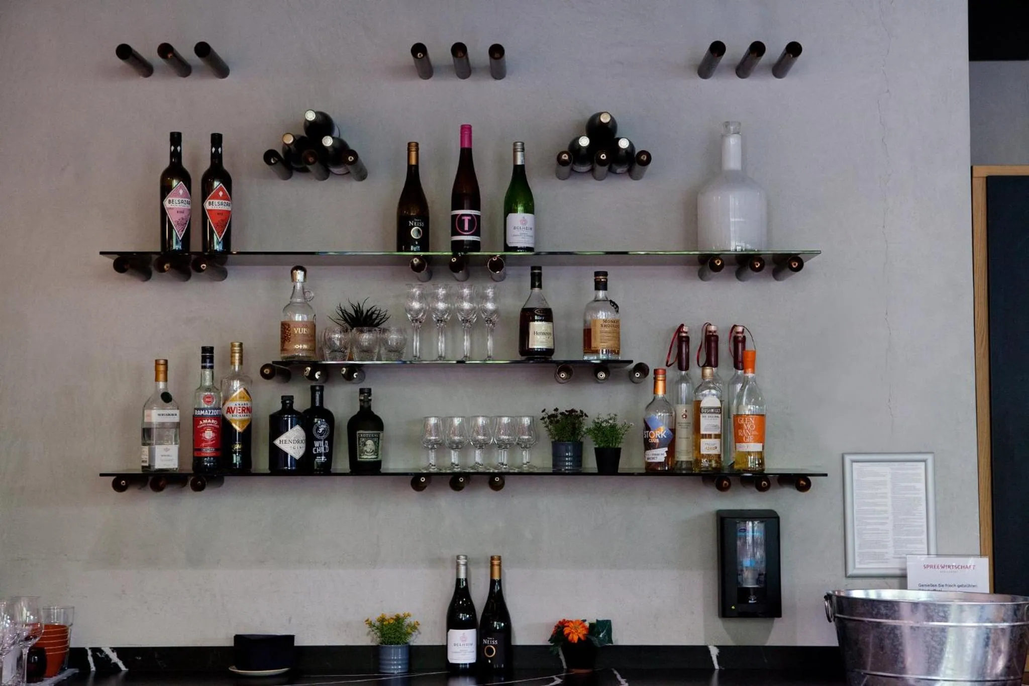 Restaurant/places to eat in Hotel Indigo Berlin - East Side Gallery