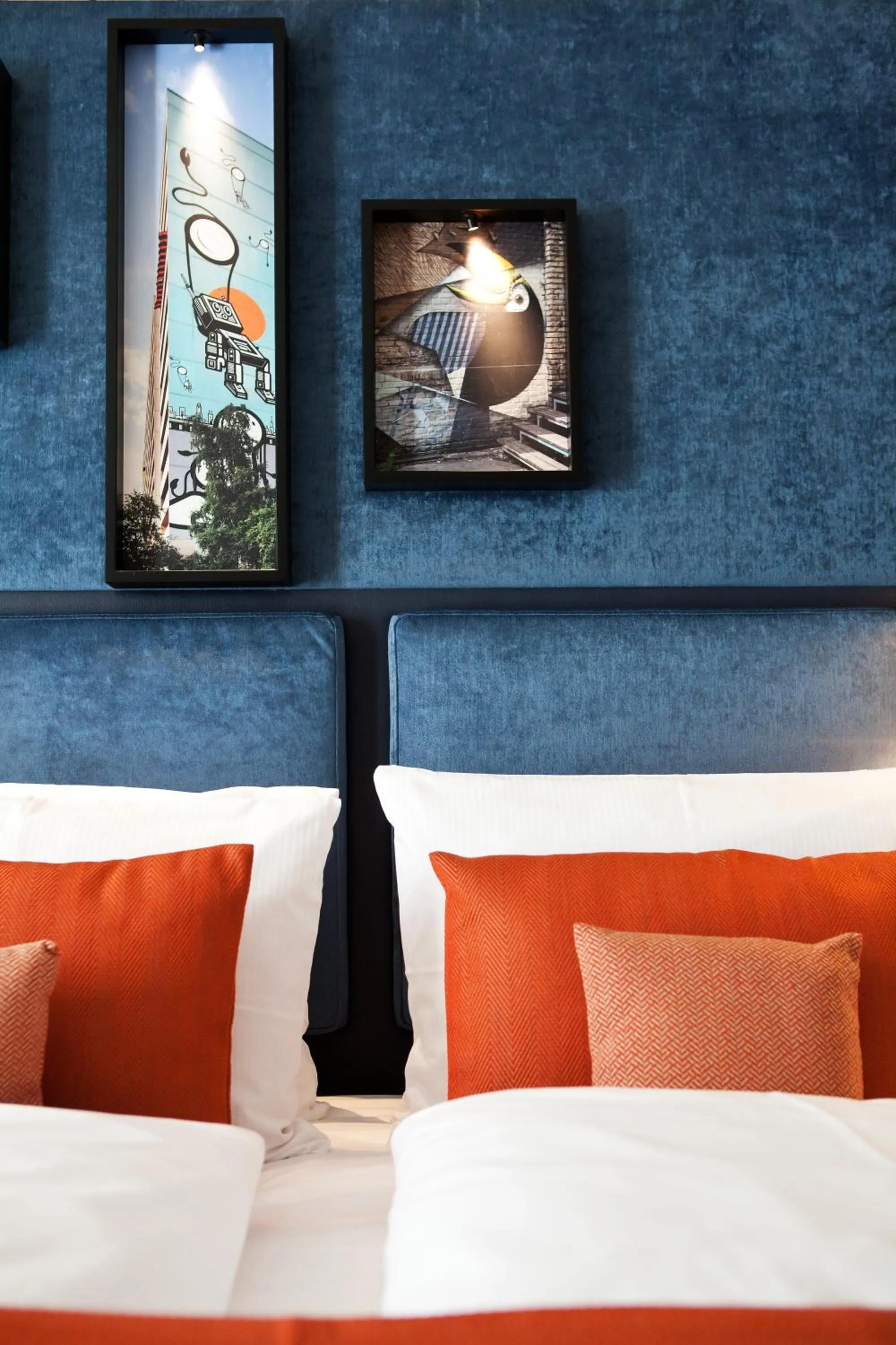 Bed in Hotel Indigo Berlin - East Side Gallery