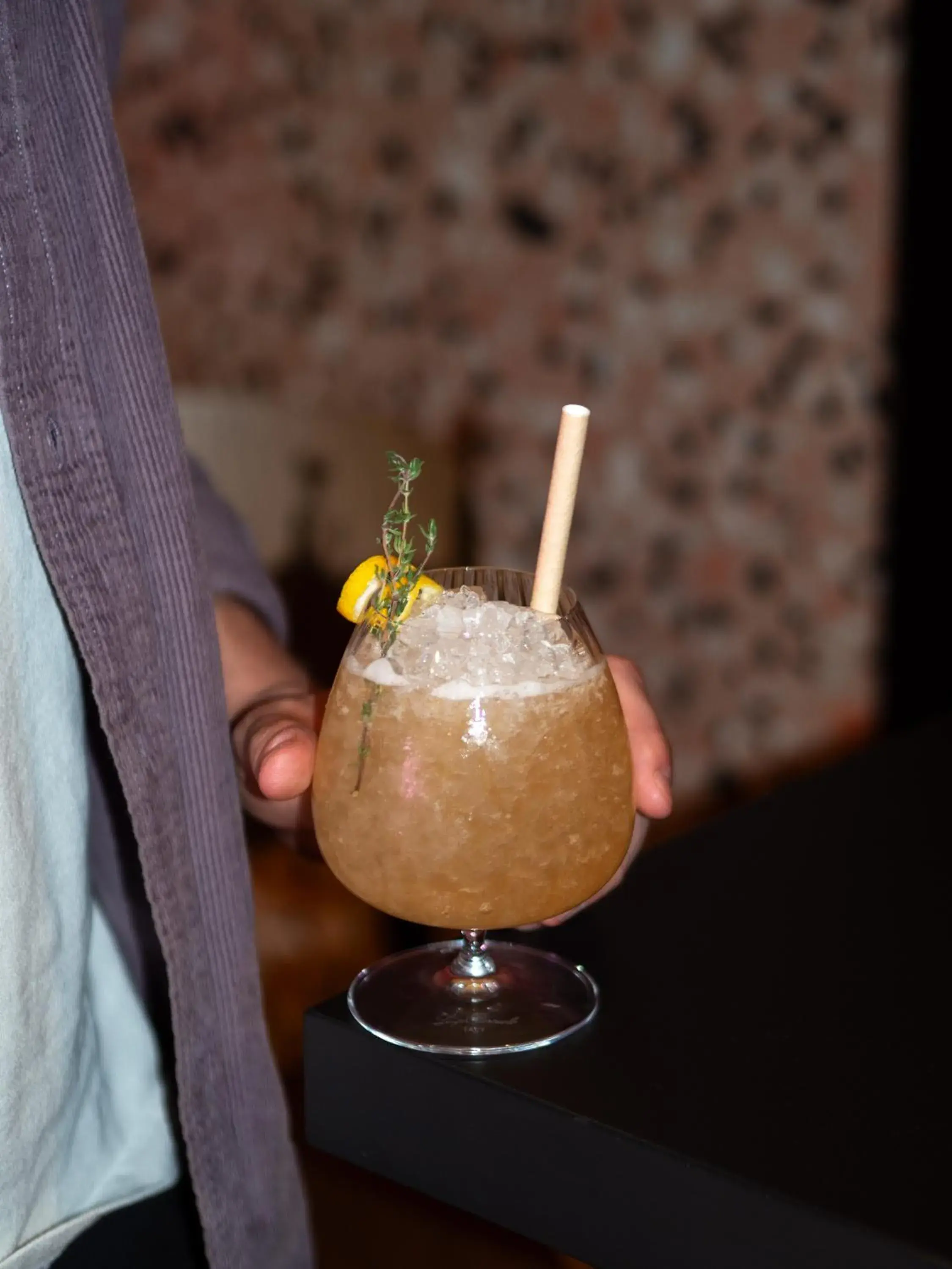 Lounge or bar in Hotel Indigo Berlin - East Side Gallery Lounge or bar in Hotel Indigo Berlin - East Side Gallery