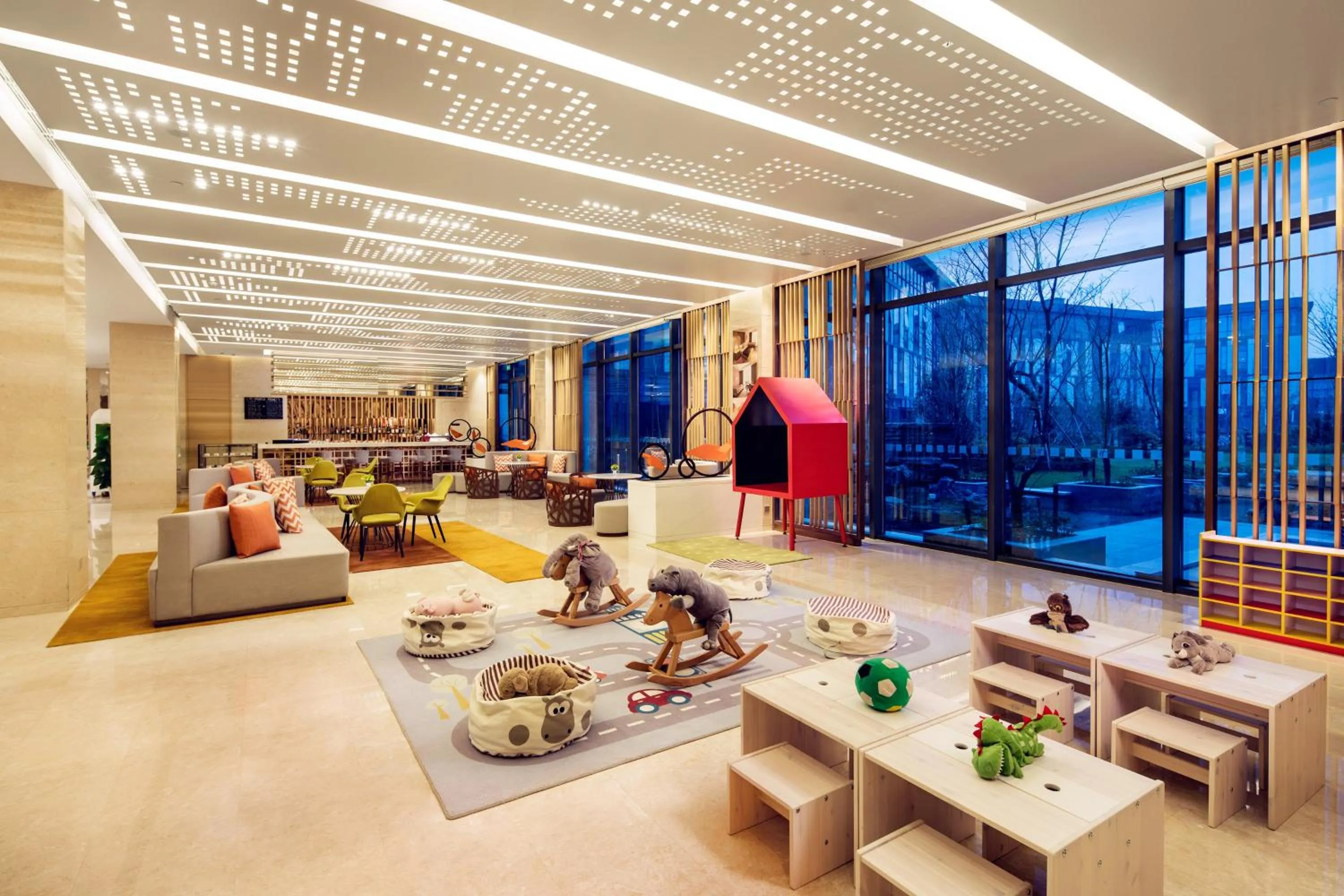 Lounge or bar in Holiday Inn Wuxi Taihu New City by IHG