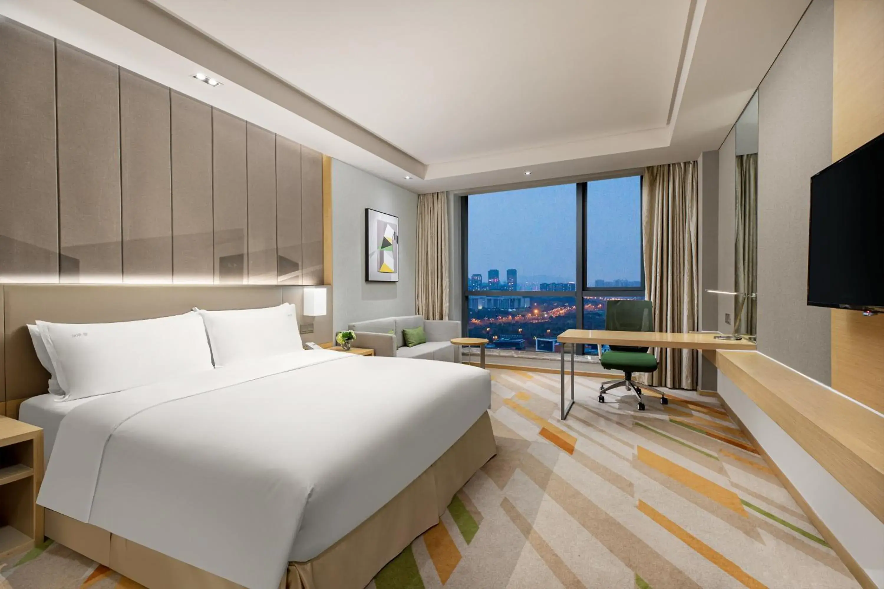 Standard King Room with City View - High Floor in Holiday Inn Wuxi Taihu New City by IHG Standard King Room with City View - High Floor in Holiday Inn Wuxi Taihu New City by IHG