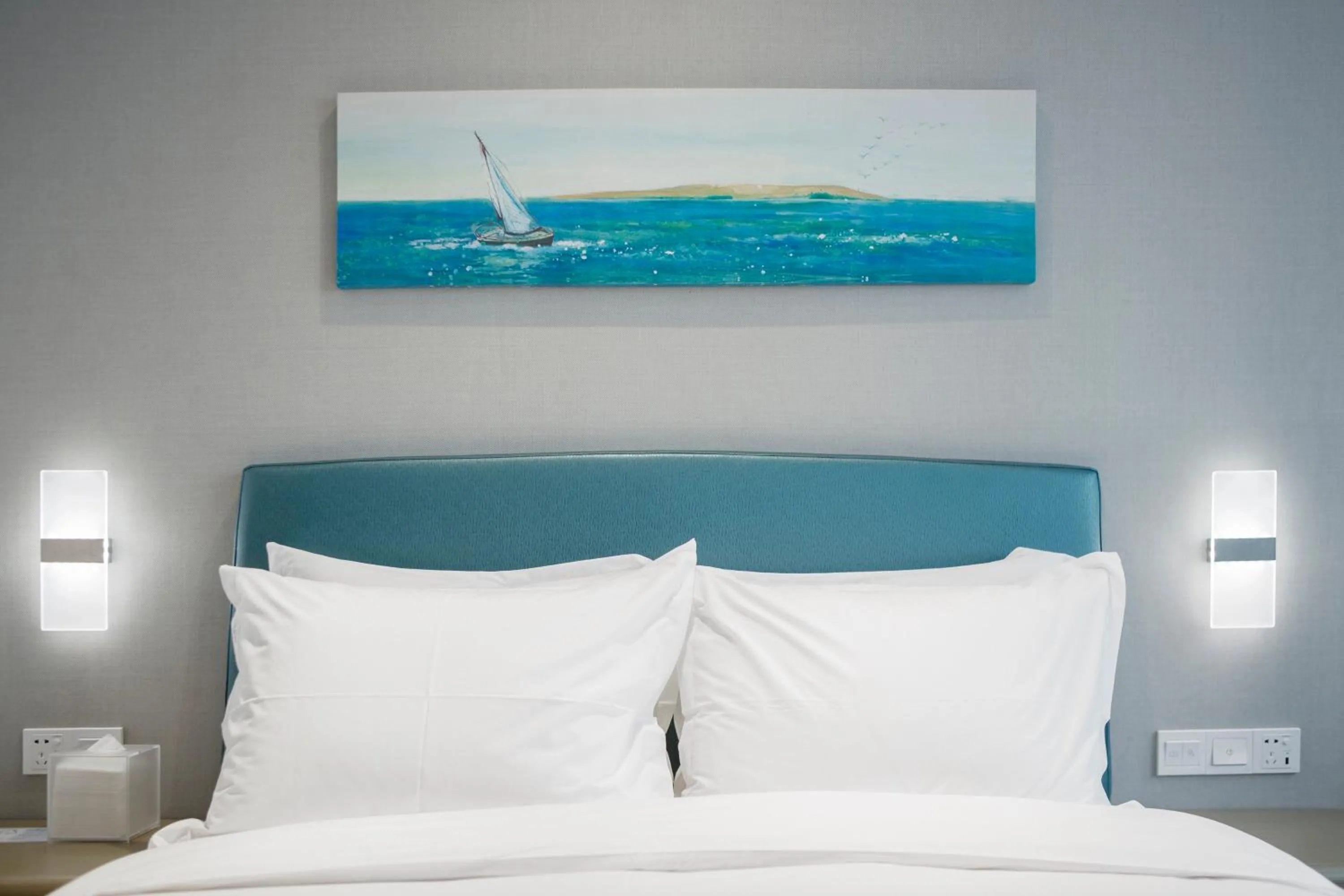 Photo of the whole room, Bed in Holiday Inn Express - Xiamen City Center by IHG