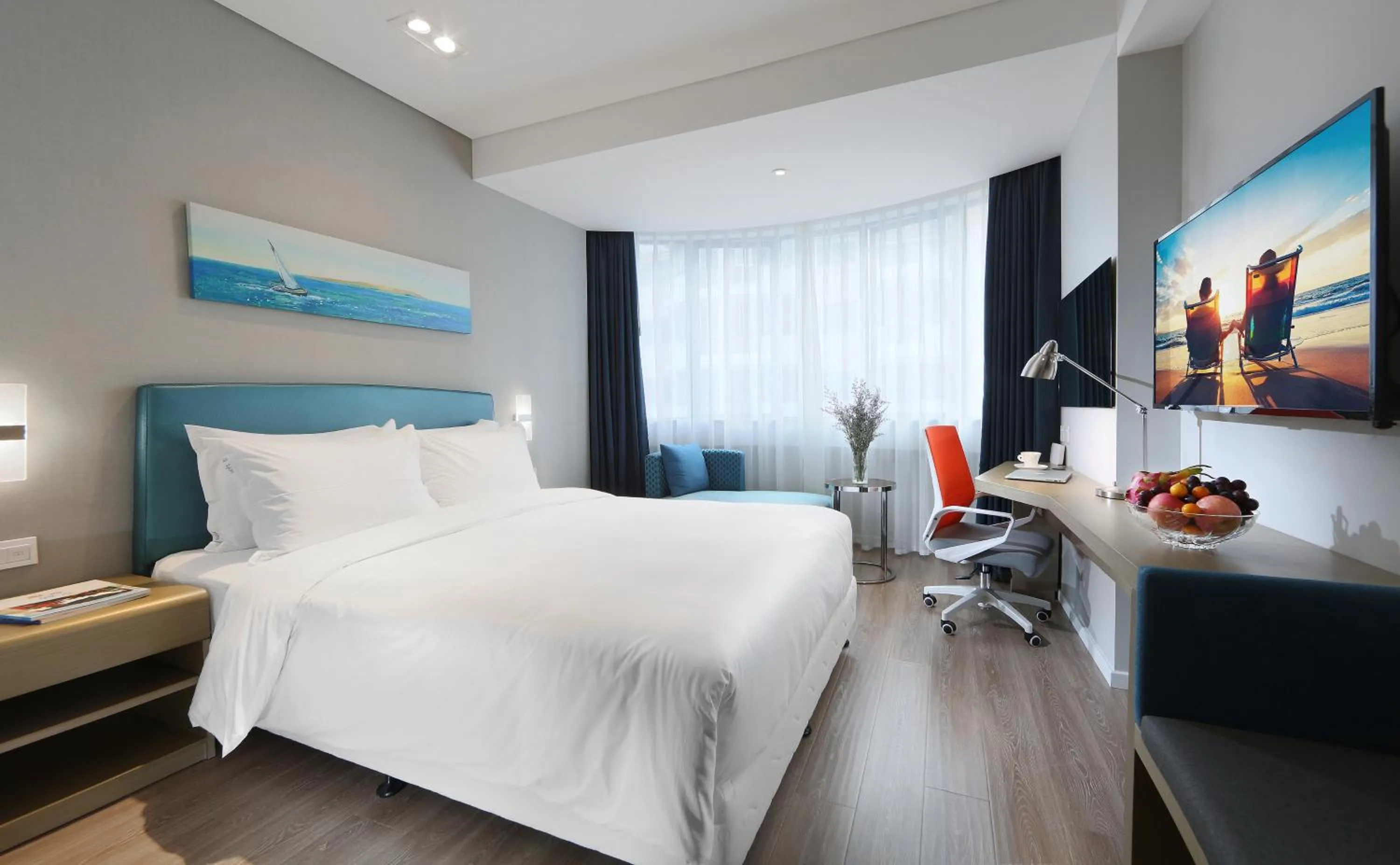 Photo of the whole room, Bed in Holiday Inn Express - Xiamen City Center by IHG