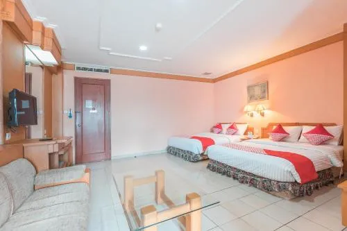OYO 671 Hotel Capitol