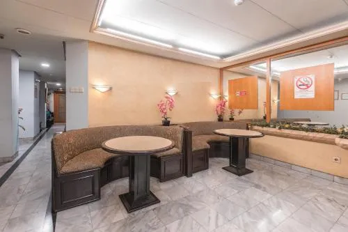 OYO 671 Hotel Capitol