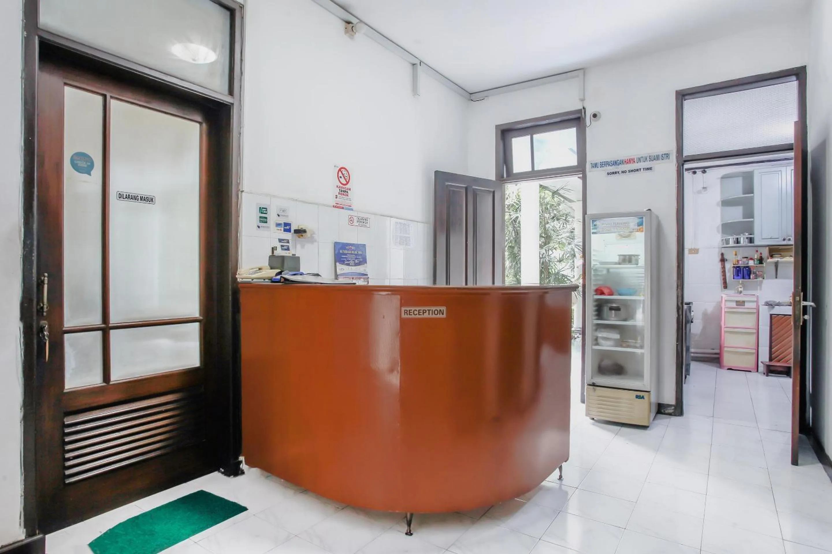 Lobby or reception in OYO Life 90091 Wisma Pakuan Syariah