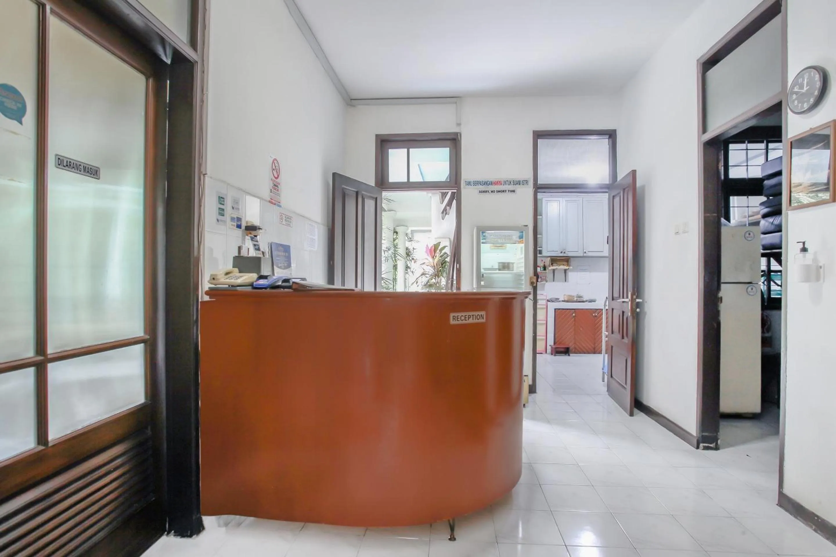 Lobby or reception in OYO Life 90091 Wisma Pakuan Syariah