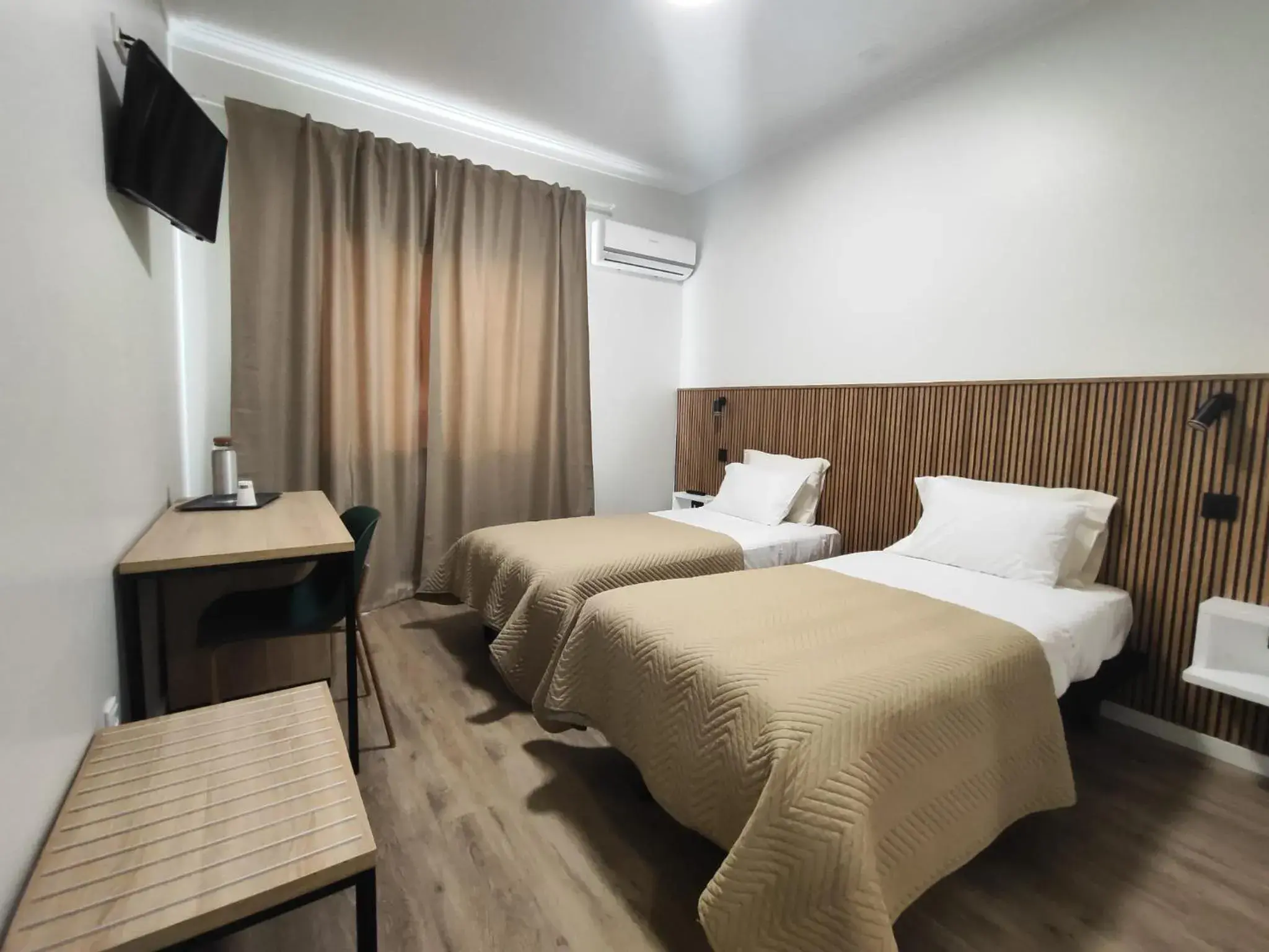 Twin Room in Residencial Centro Comercial Avenida Bragashopping Twin Room in Residencial Centro Comercial Avenida Bragashopping