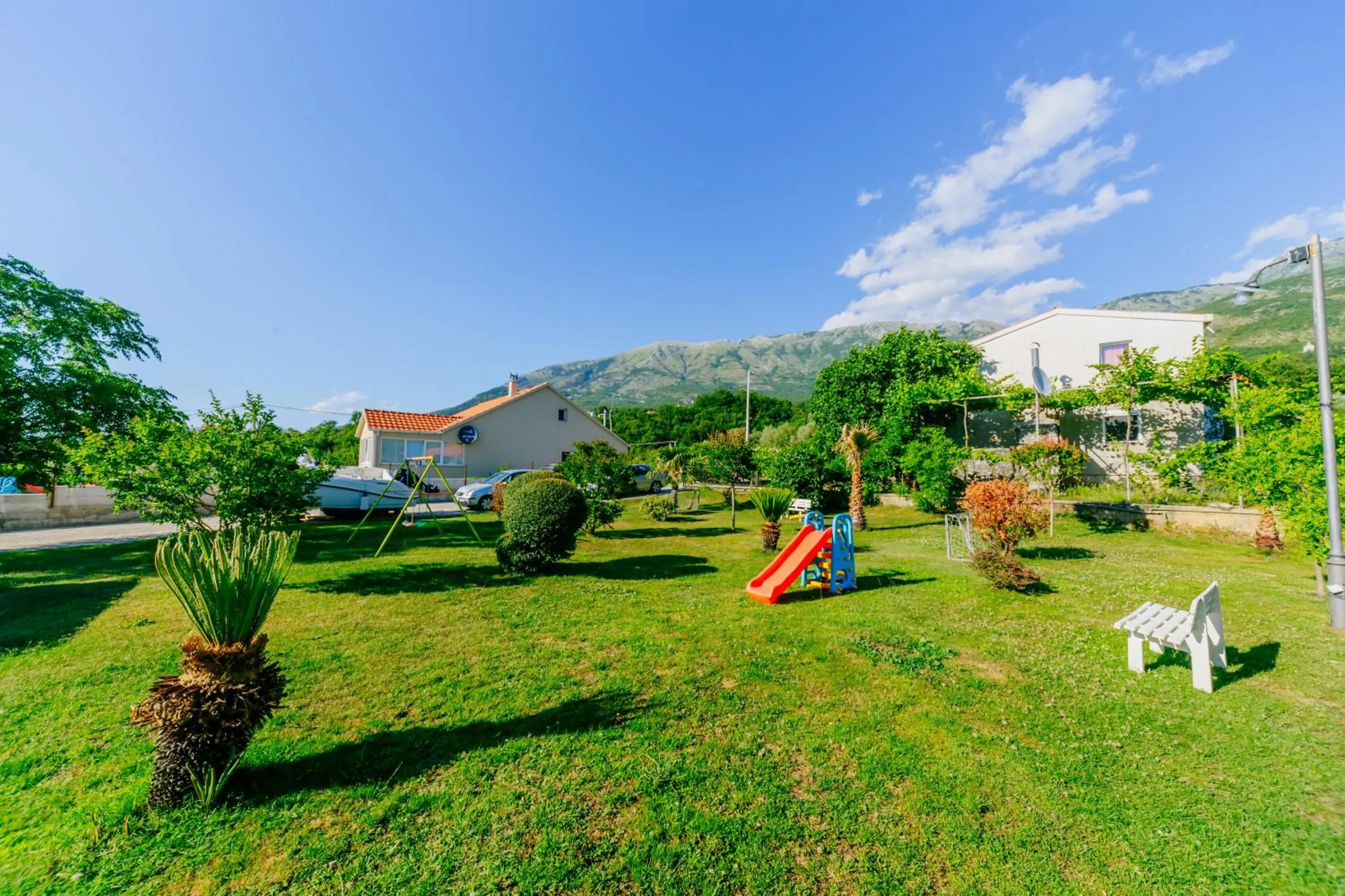 Garden in Apartmani Novaković
