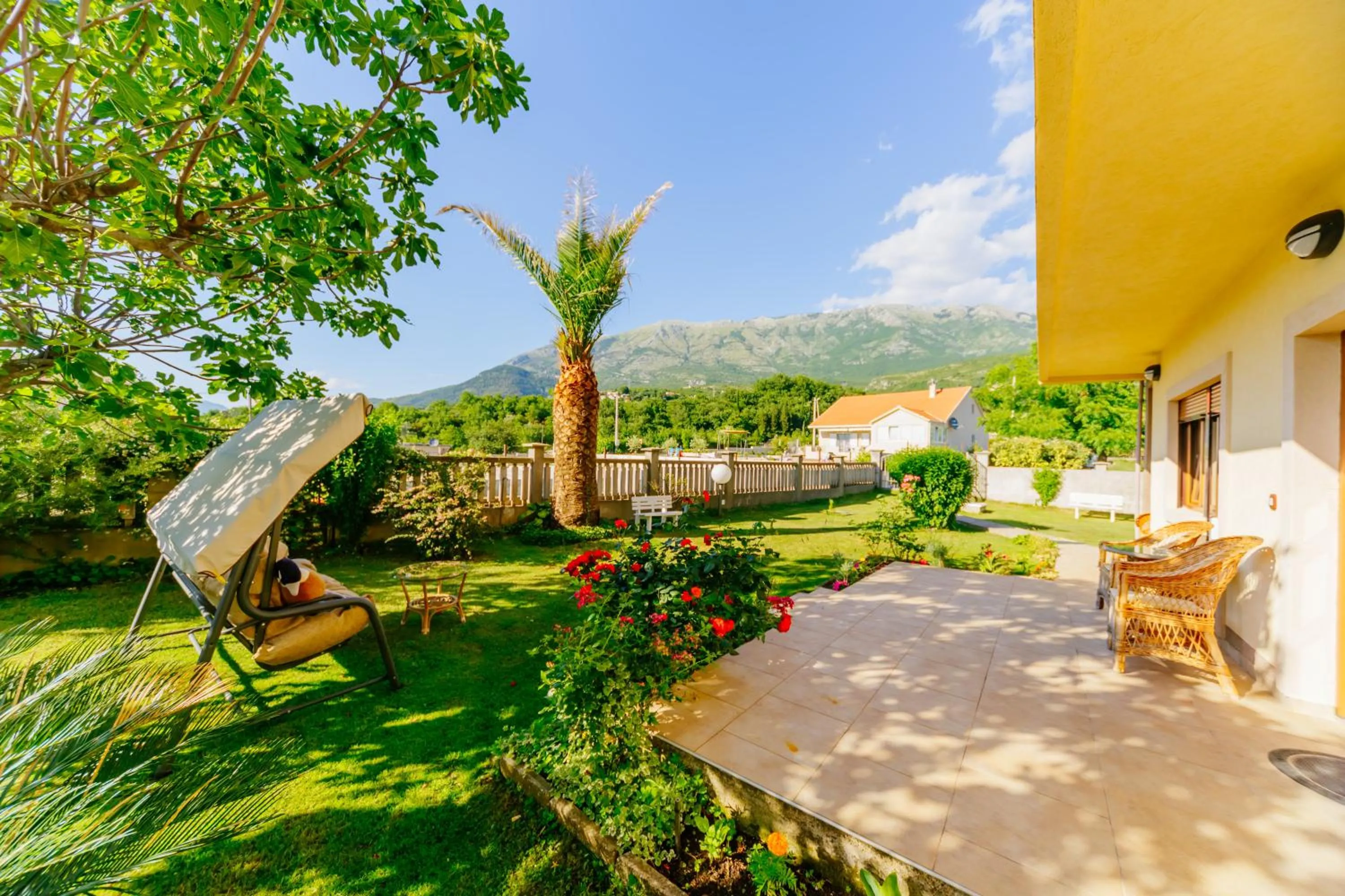 Garden in Apartmani Novaković
