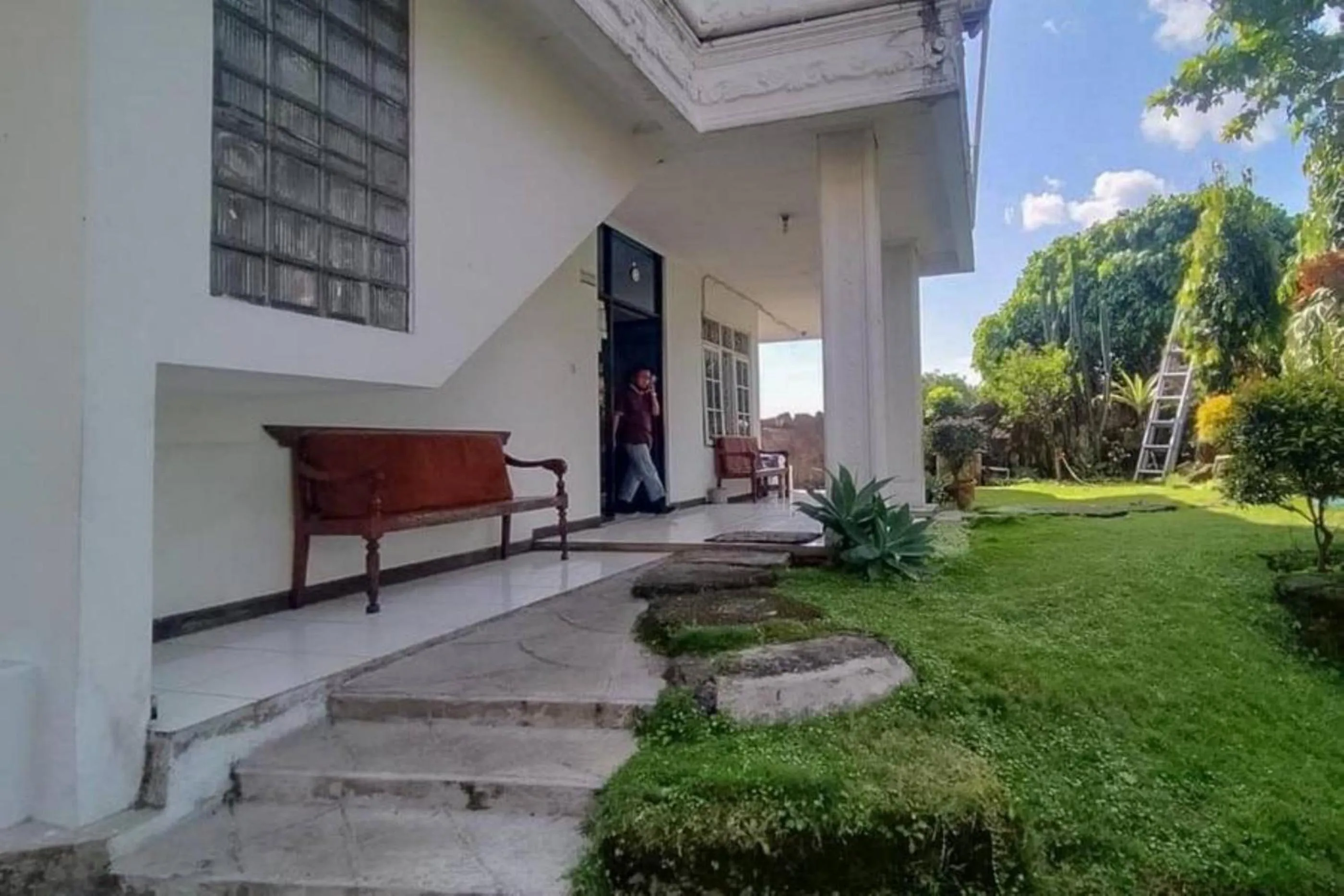 Patio in Pall Inn Puncak Mitra RedDoorz