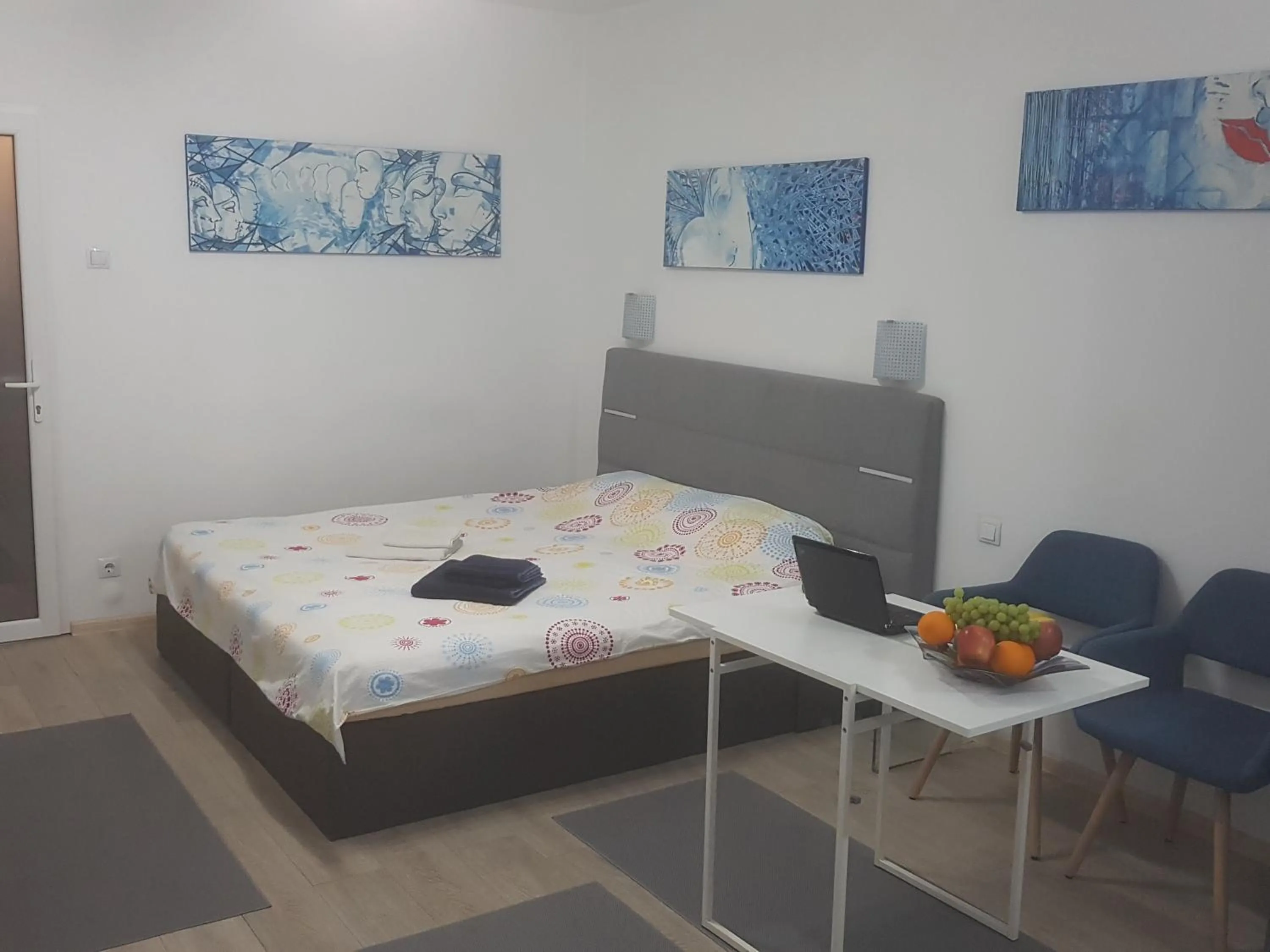 Living room, Bed in Calea Victoriei Residence