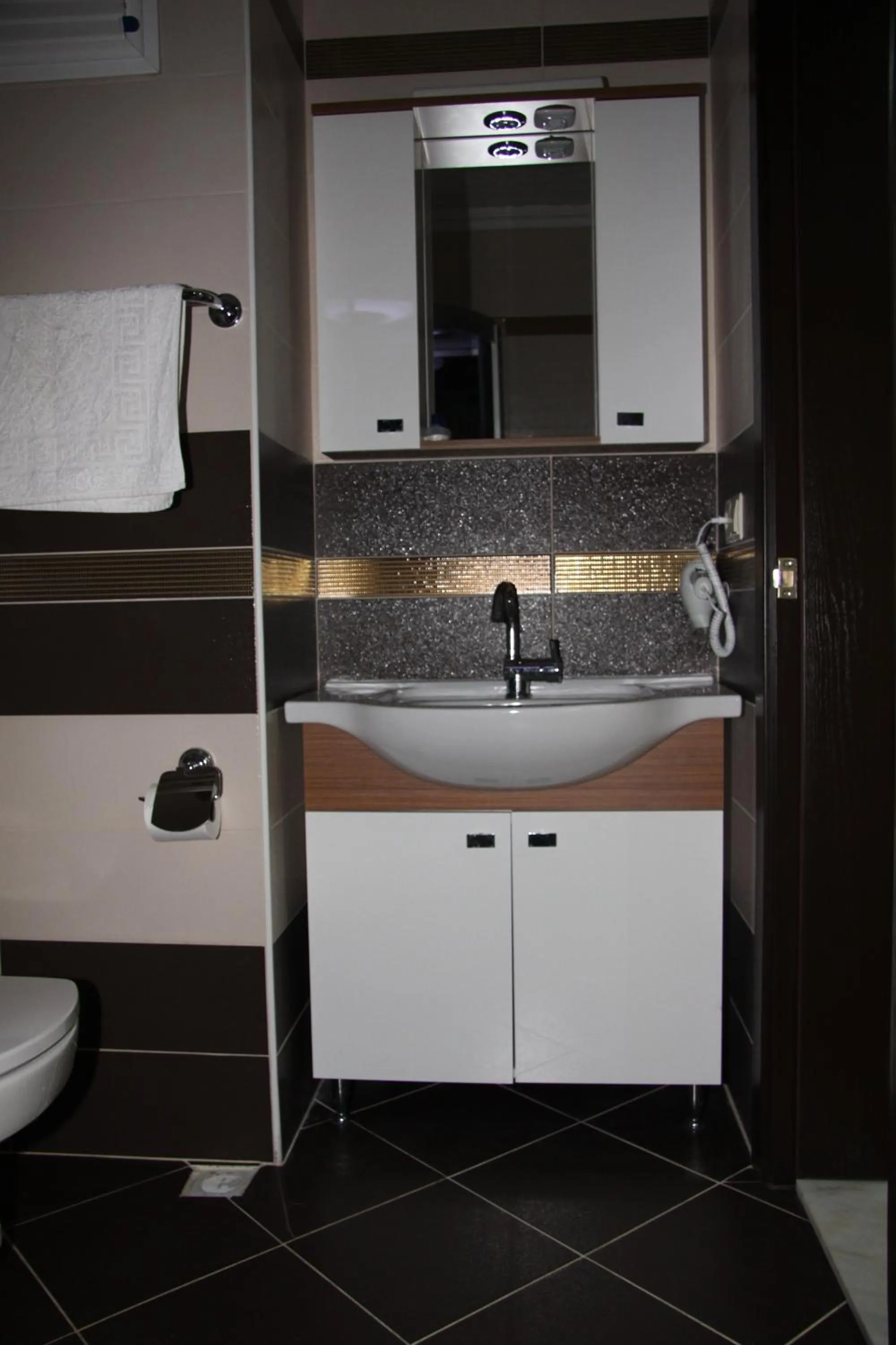 Bathroom in Cmr Aydogan Hotel