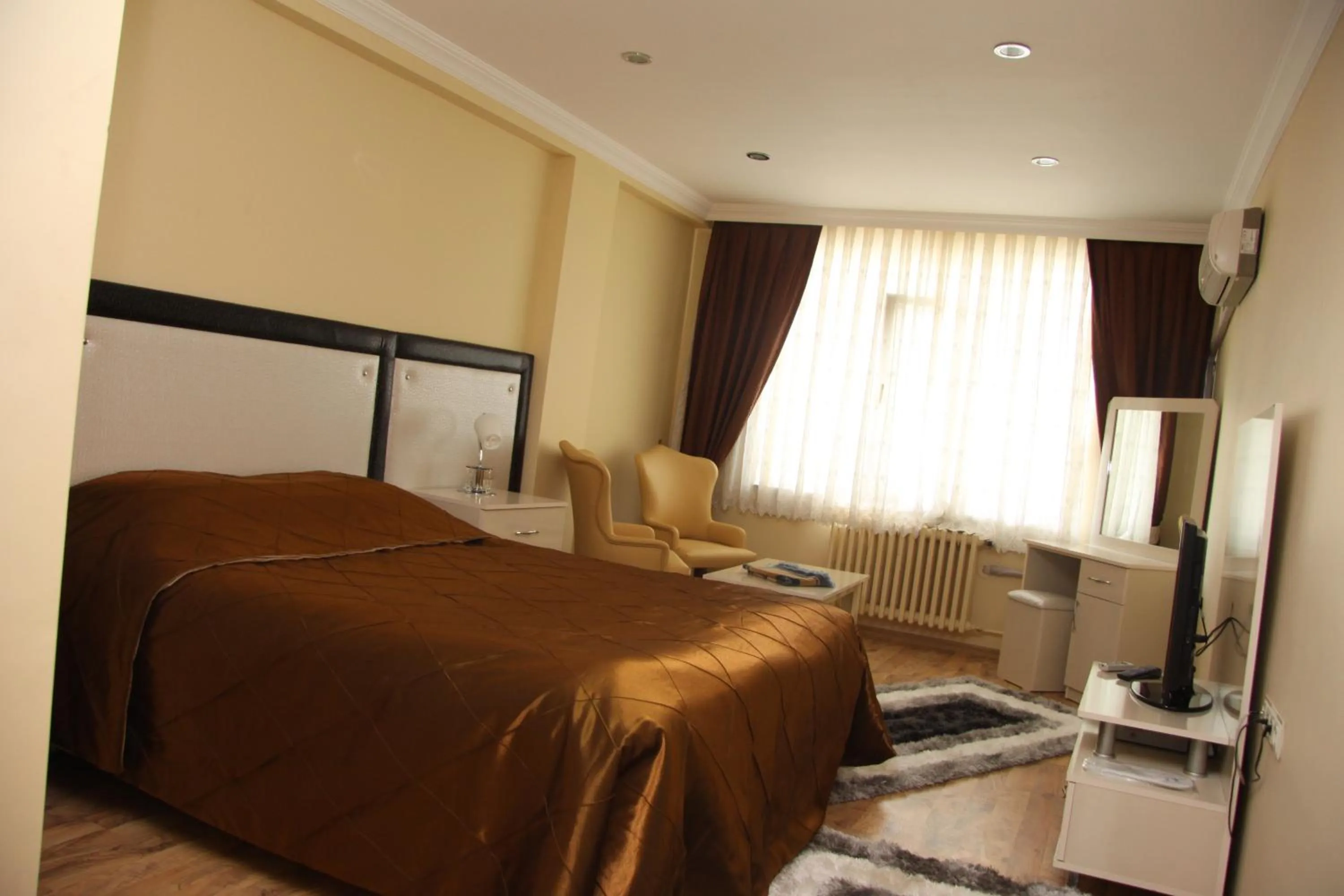 Photo of the whole room in Cmr Aydogan Hotel