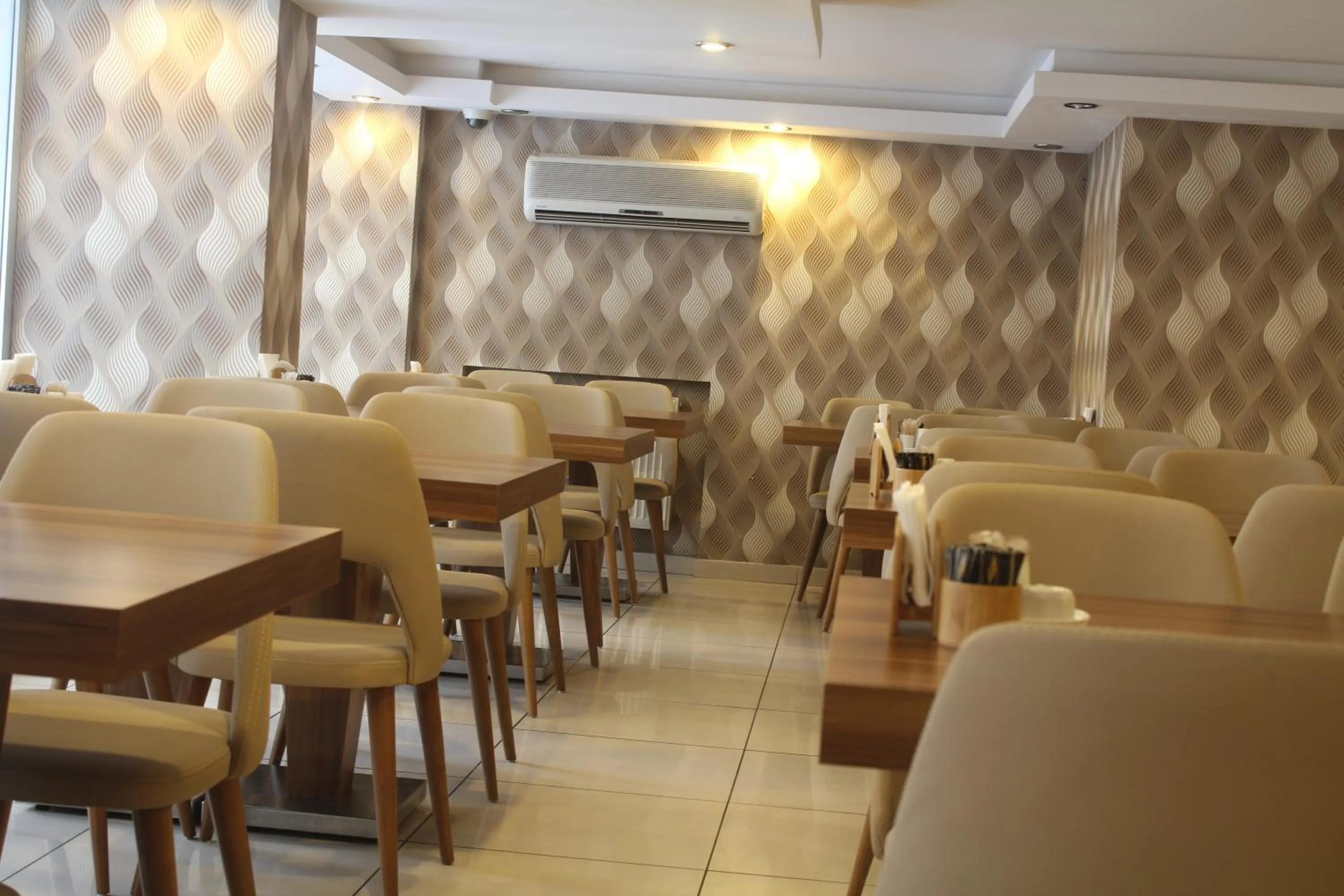 Restaurant/places to eat in Cmr Aydogan Hotel