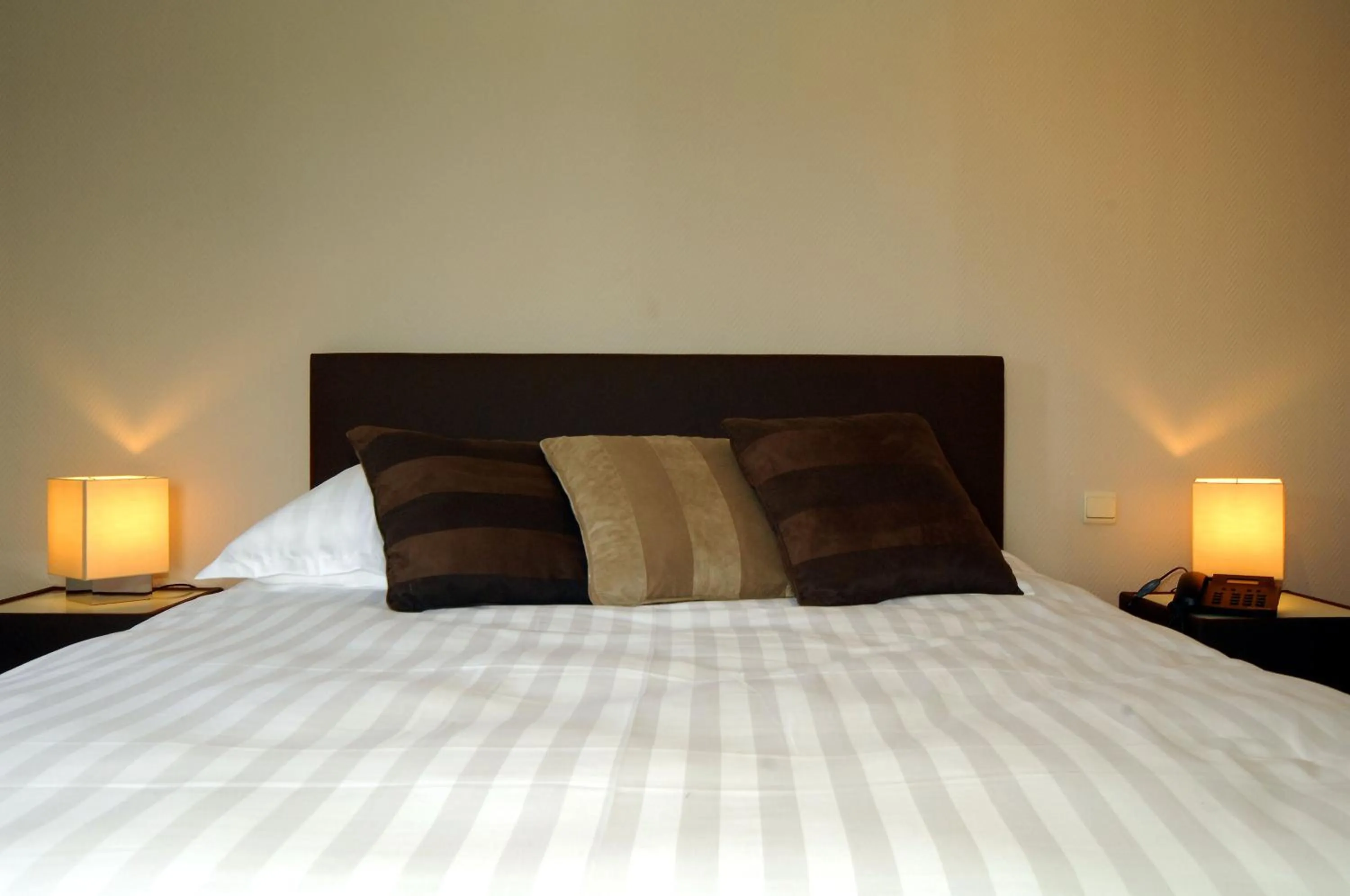 Bed in Hôtel Le Saint Loup