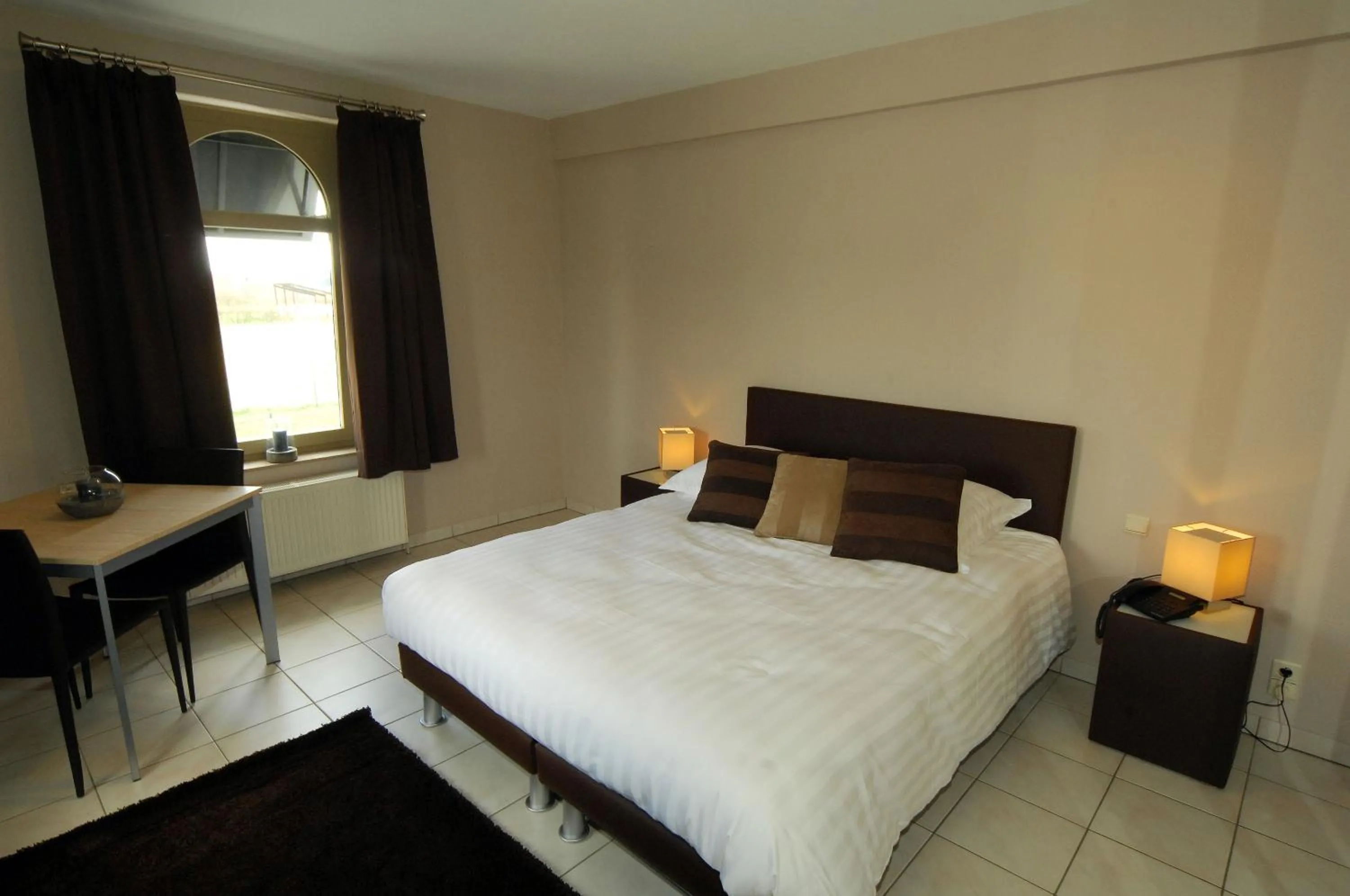 Bedroom, Bed in Hôtel Le Saint Loup