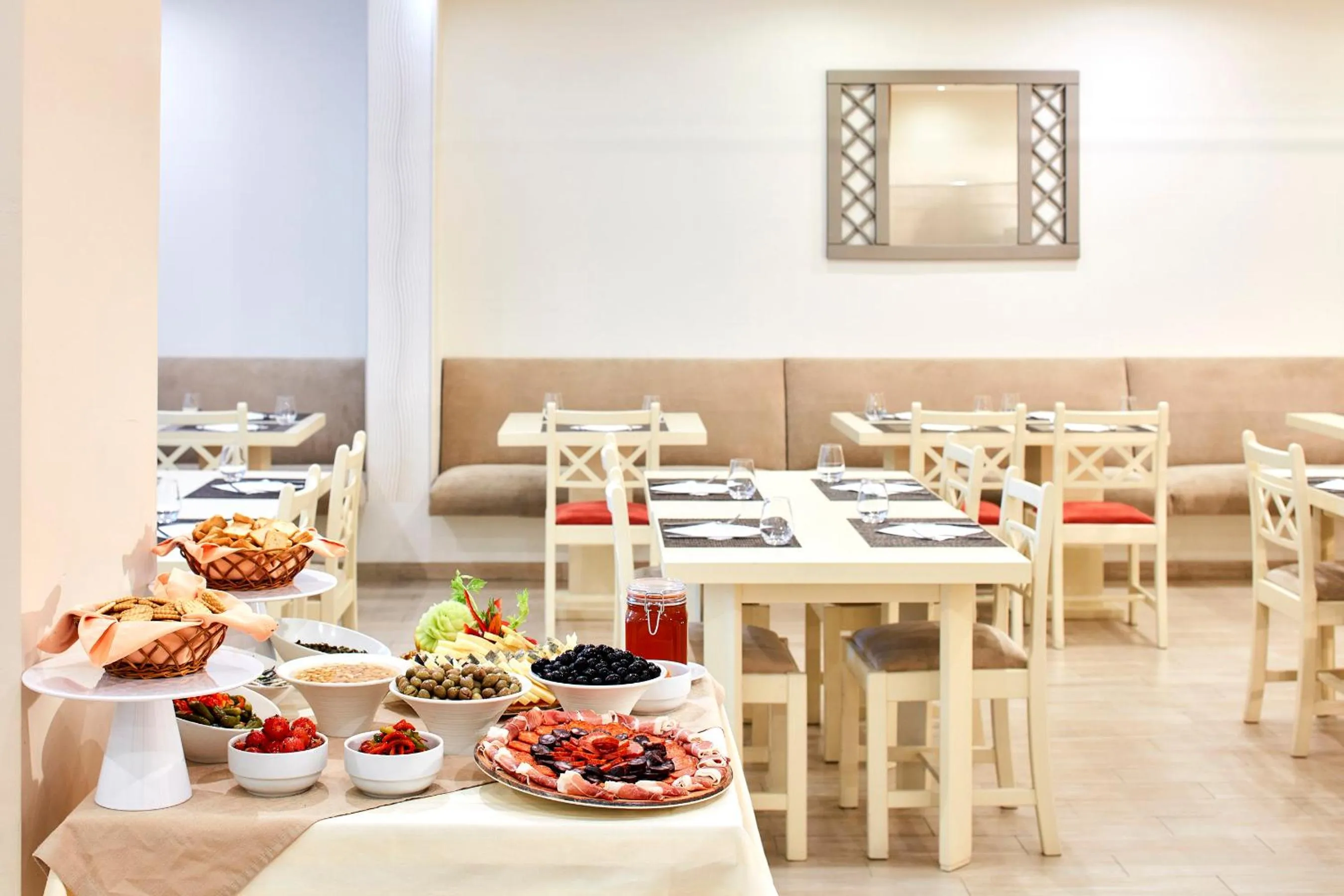 Restaurant/places to eat in Santa Eulalia Hotel & Spa