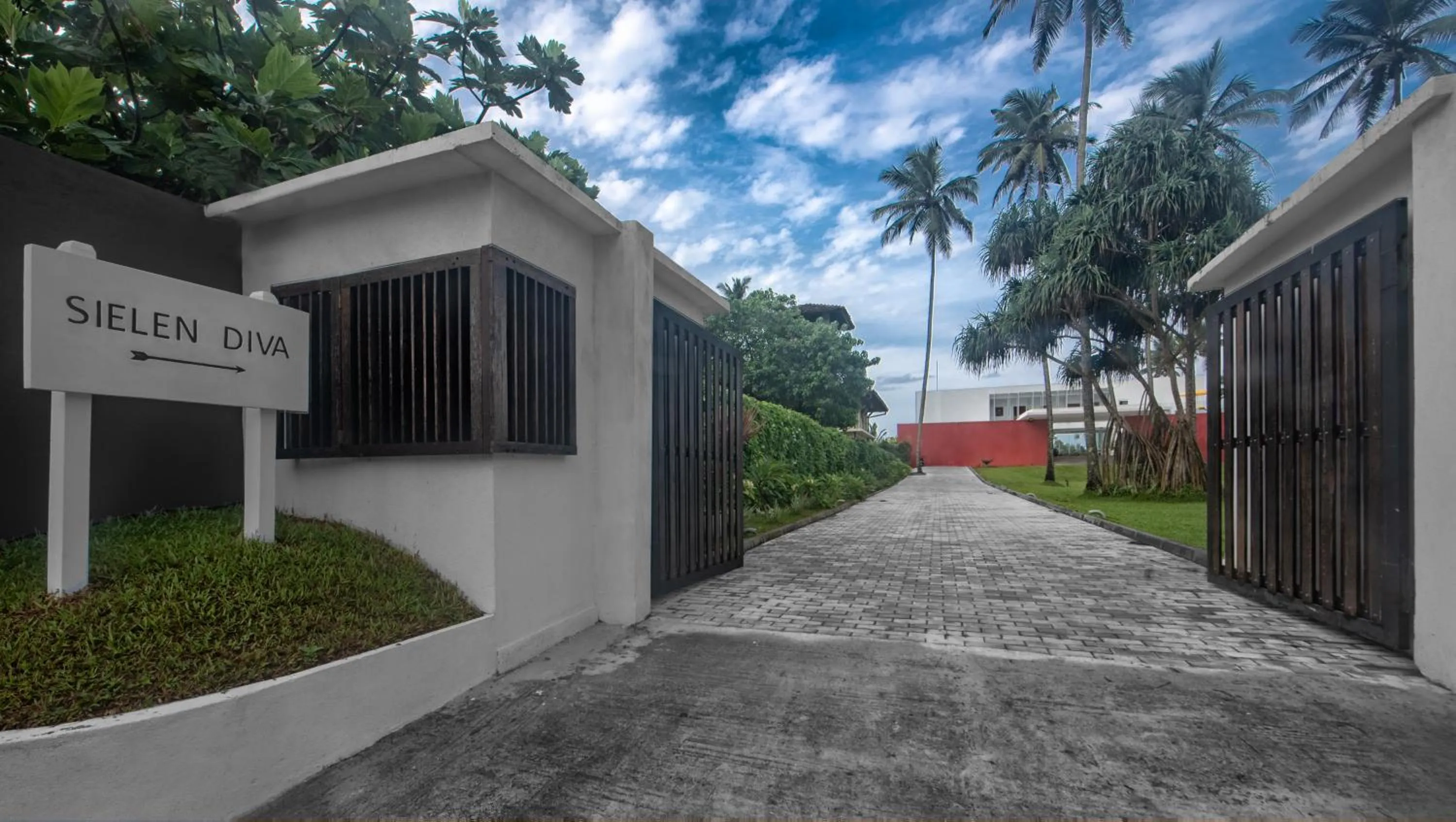 Facade/entrance in Sielen Diva