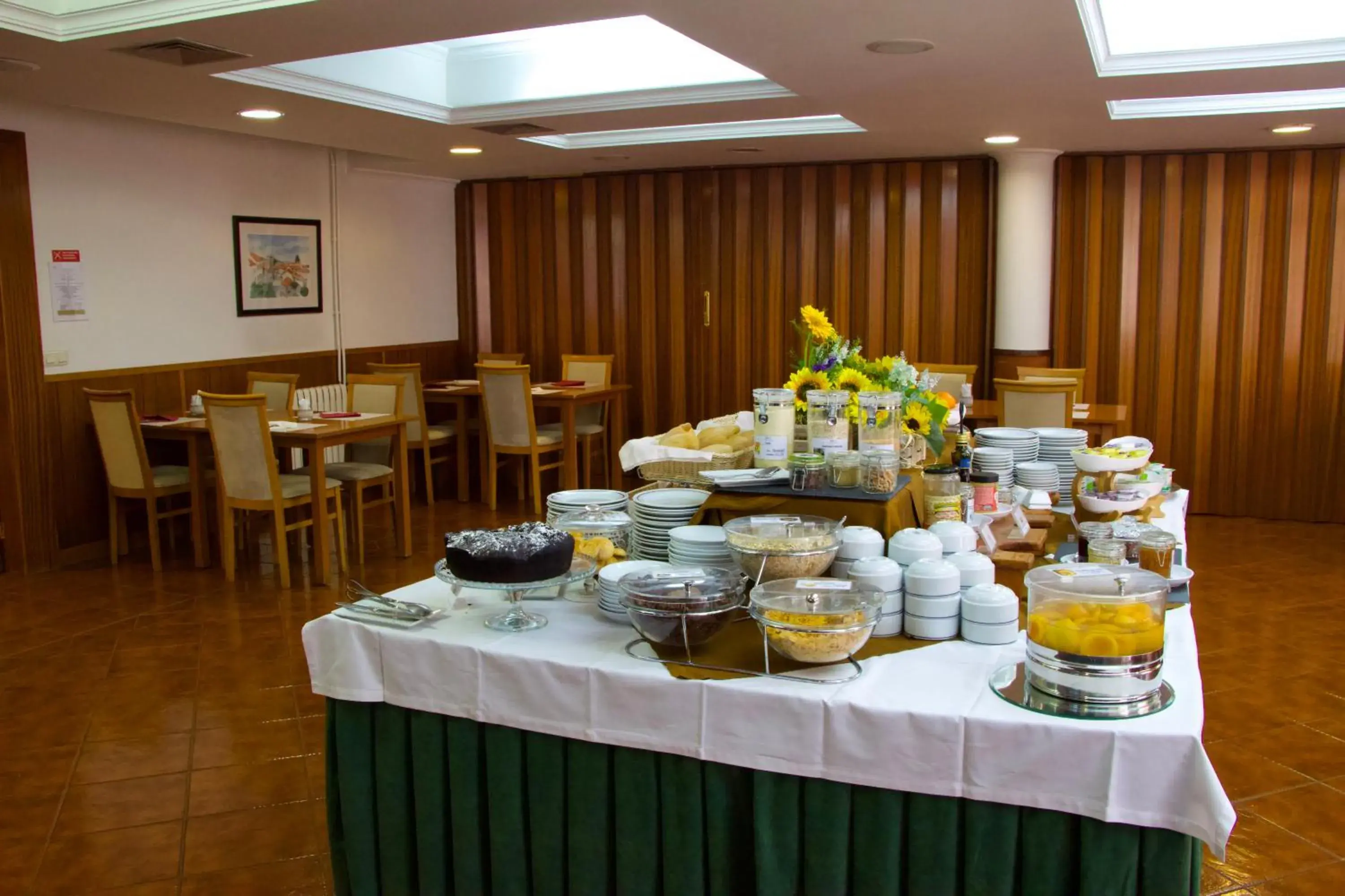 Breakfast in Hotel Eurosol Gouveia Breakfast in Hotel Eurosol Gouveia