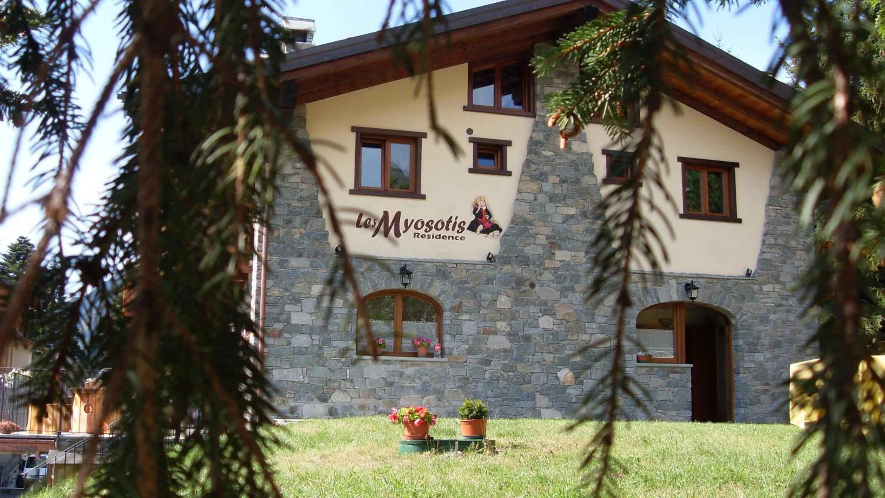 Facade/entrance in Residence Les Myosotis