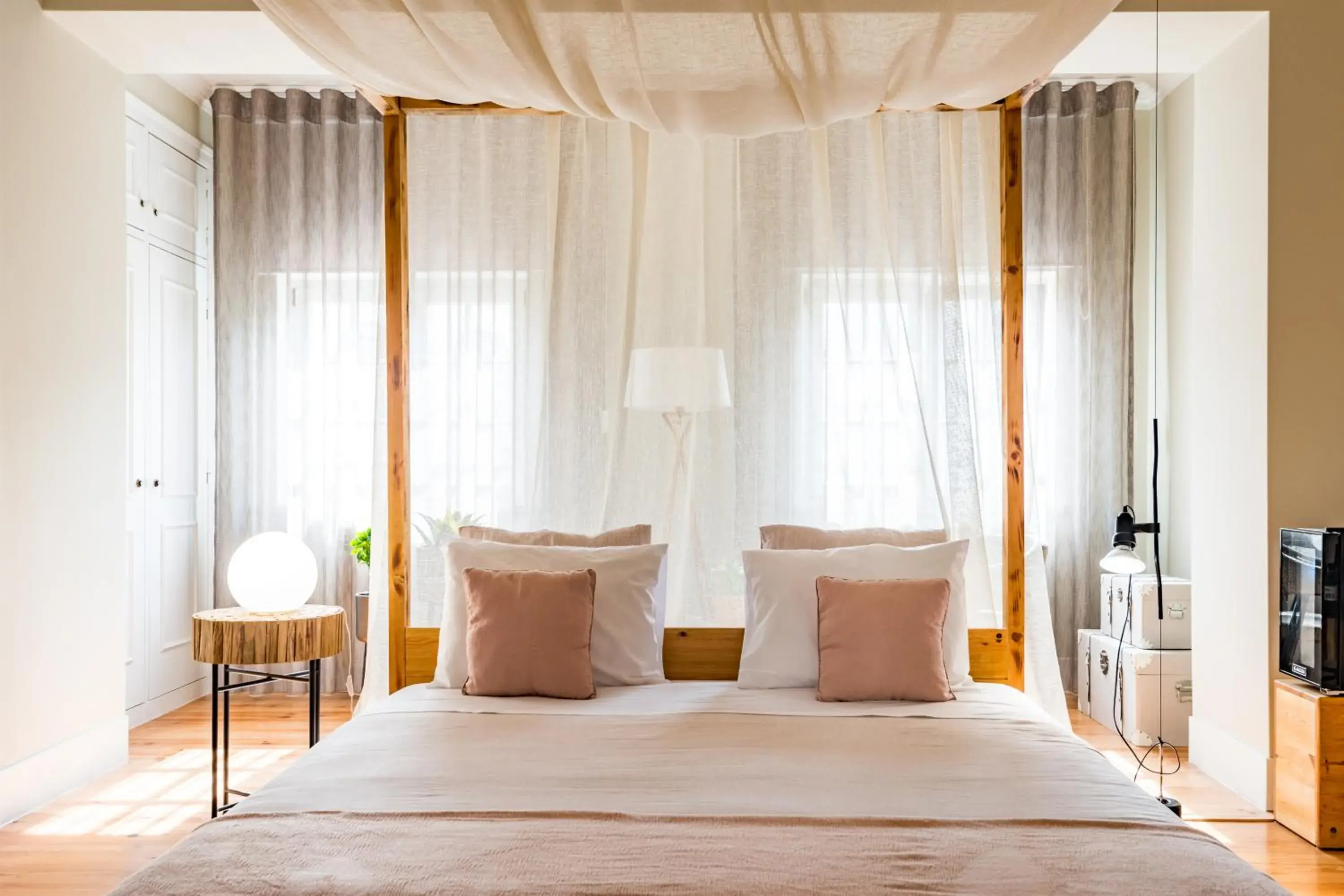 Bed in 19 Tile Ceramic Concept - by Unlock Hotels Bed in 19 Tile Ceramic Concept - by Unlock Hotels