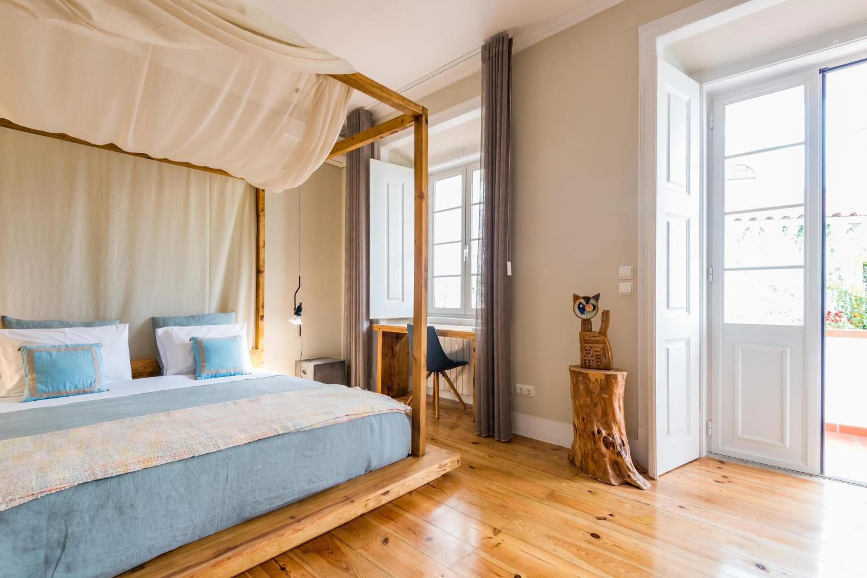 TV and multimedia, Bed in 19 Tile Ceramic Concept - by Unlock Hotels